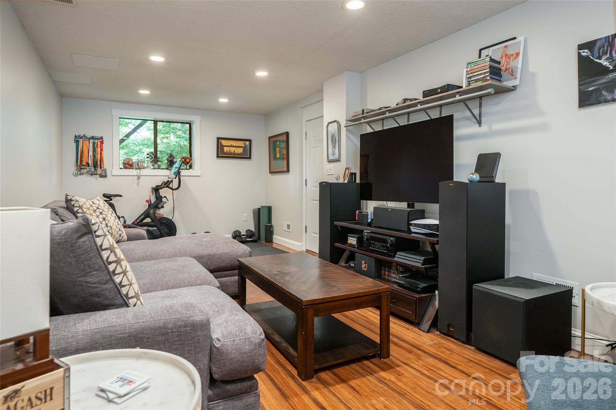 8 Coffey Place — Asheville