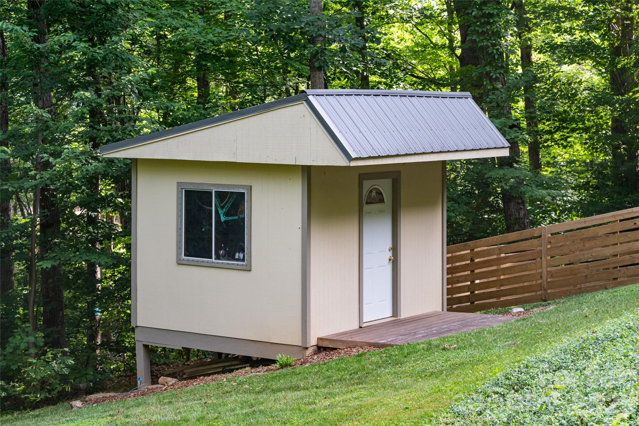 8 Coffey Place — Asheville