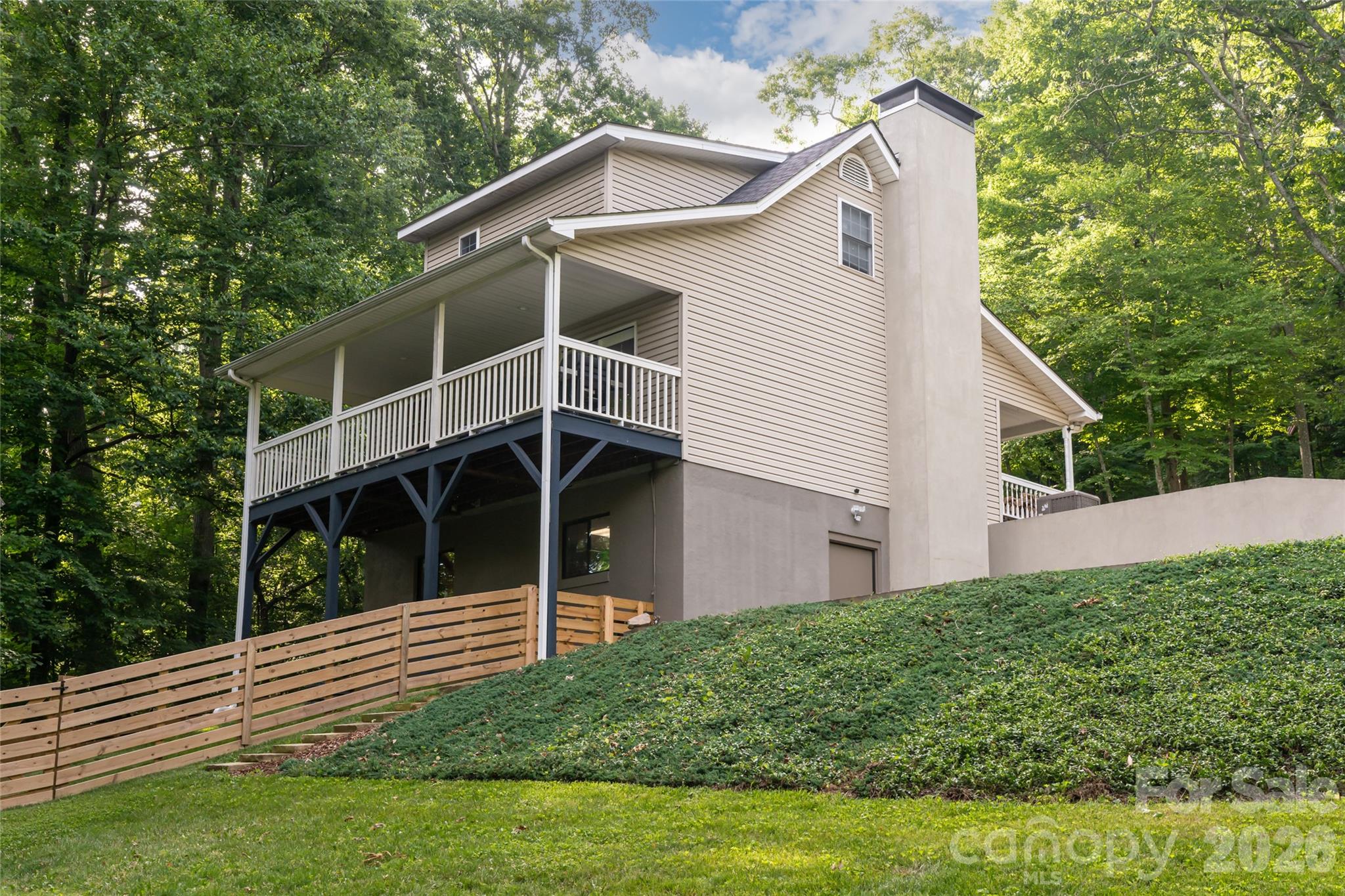 8 Coffey Place — Asheville