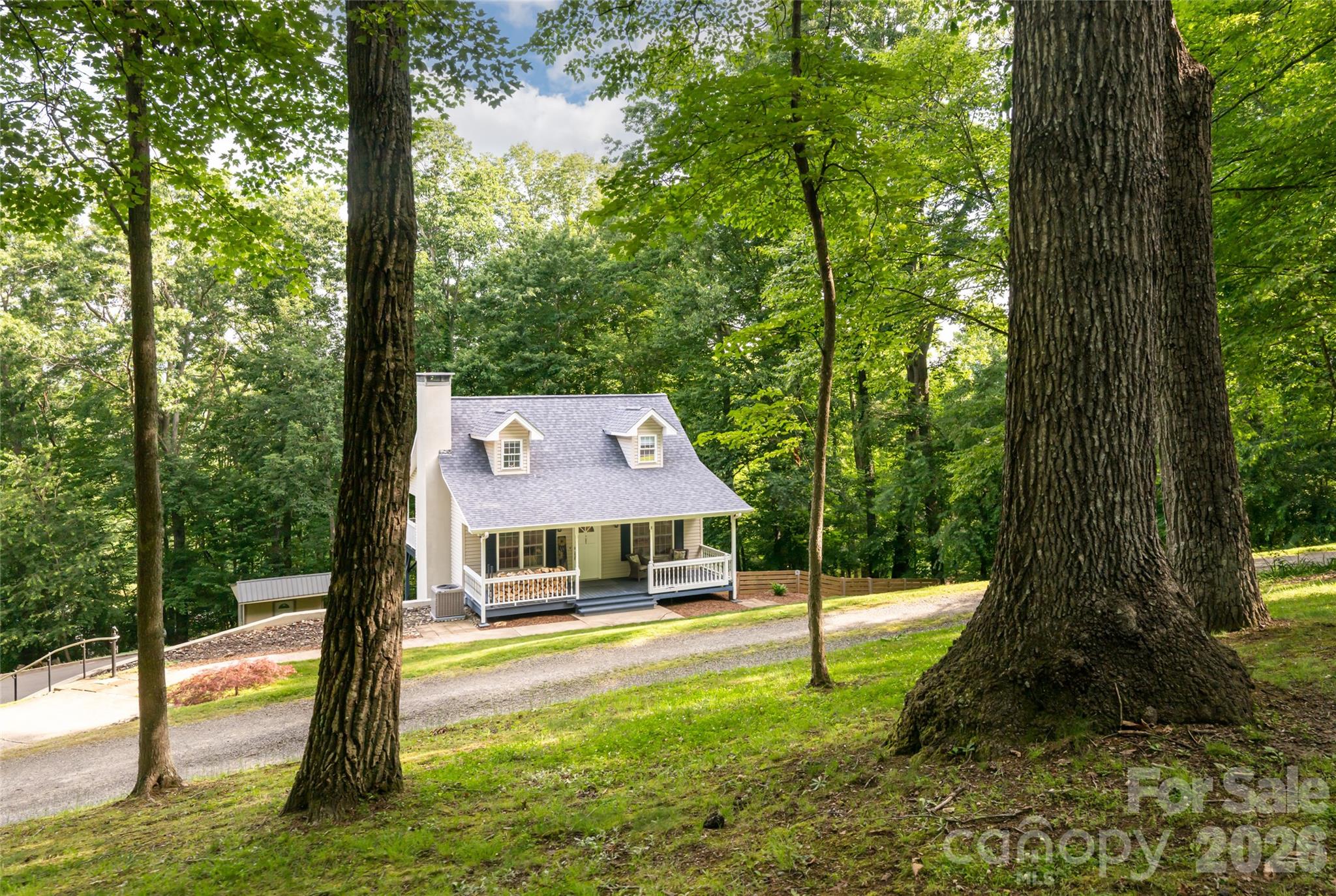 8 Coffey Place — Asheville