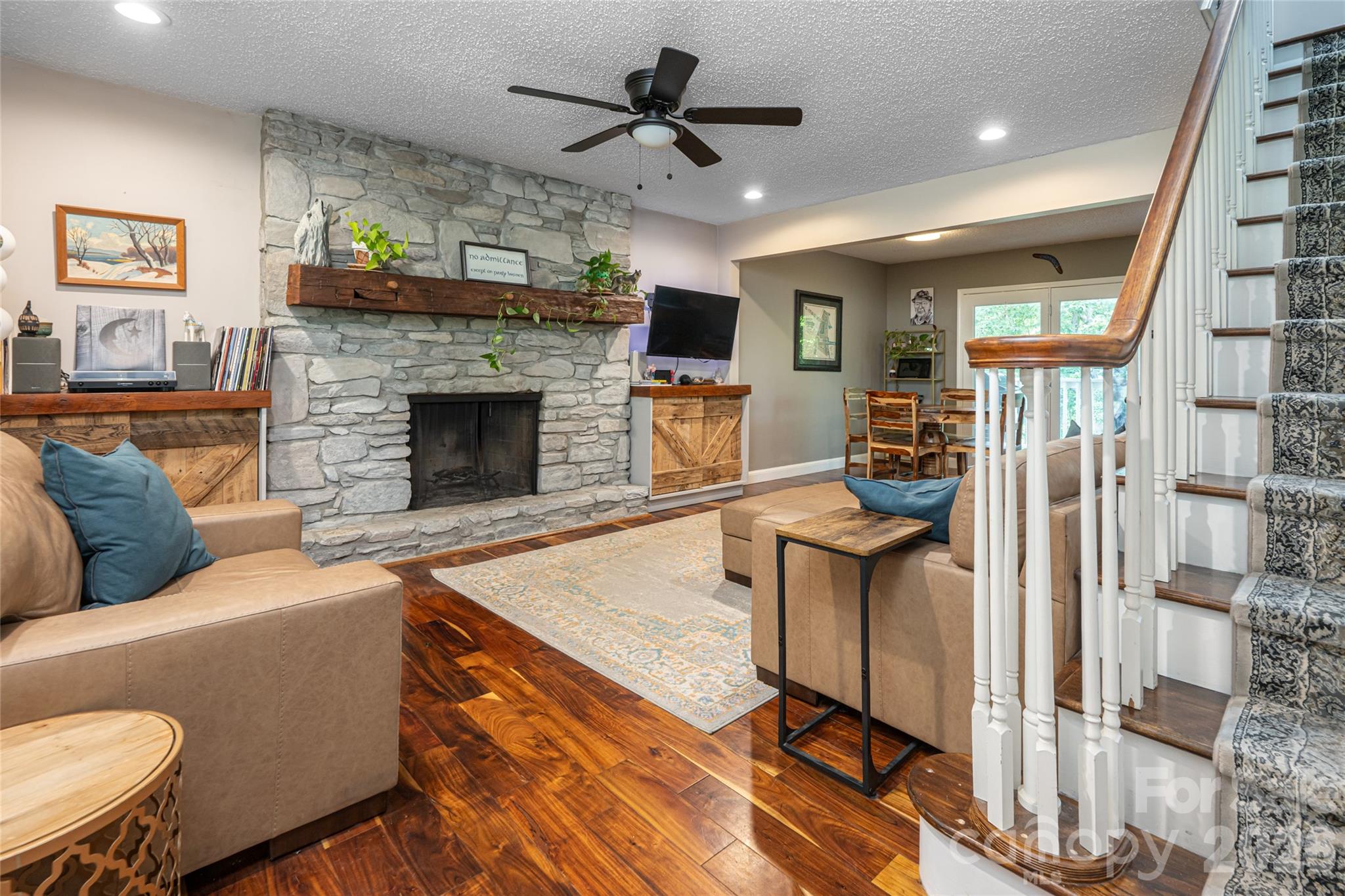 8 Coffey Place — Asheville