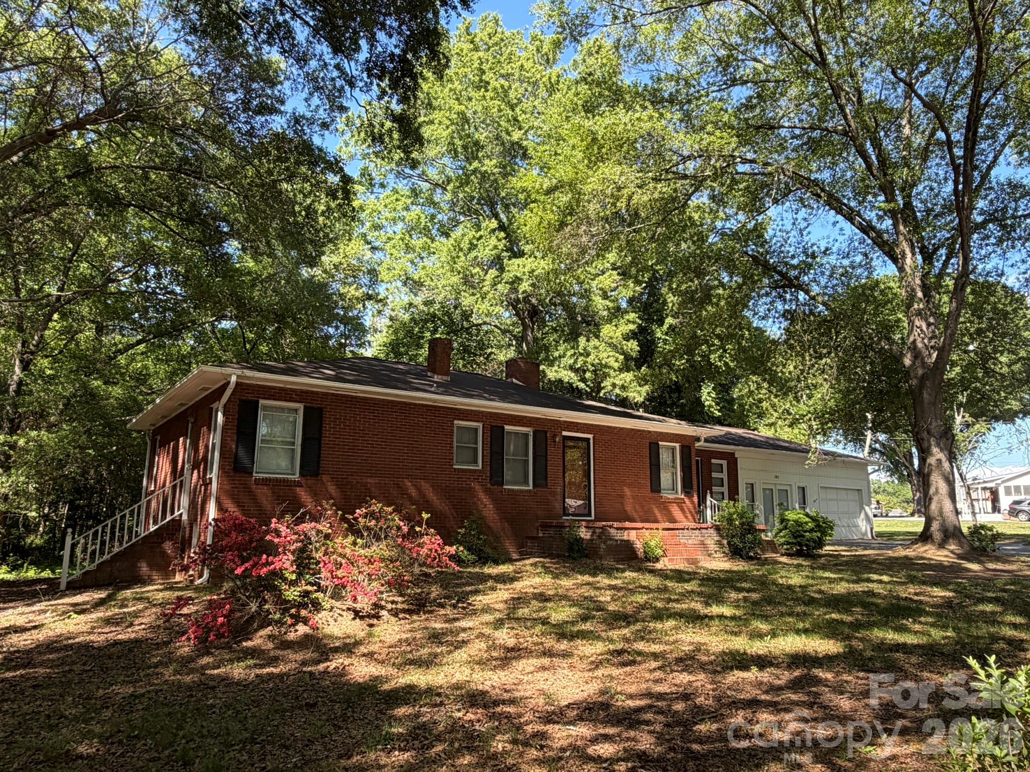 382 Alexis High Shoals Road — Dallas