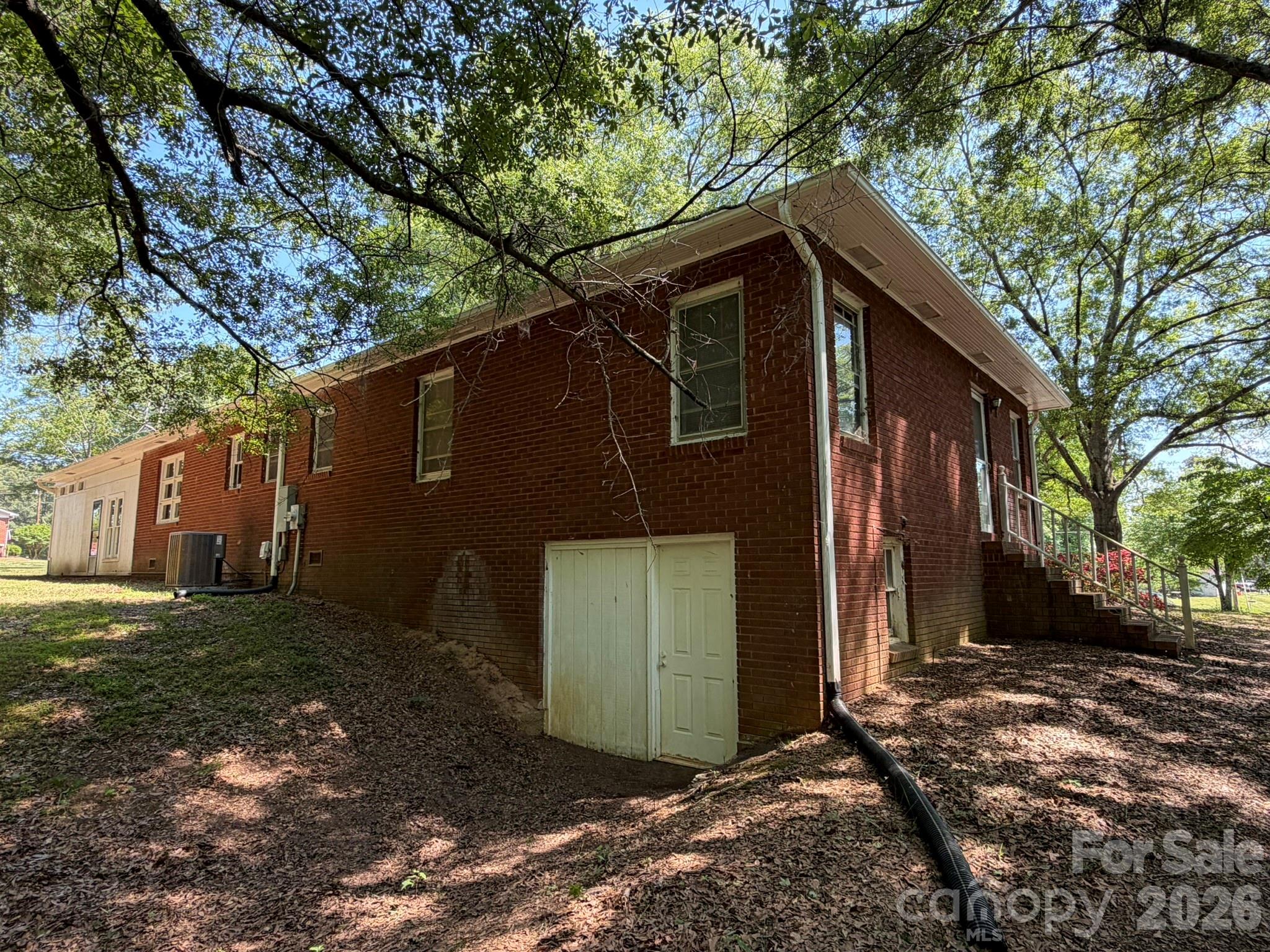 382 Alexis High Shoals Road — Dallas