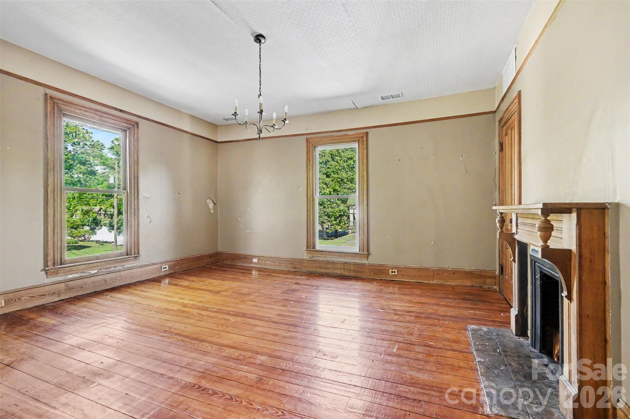 404 W Kerr Street — Salisbury
