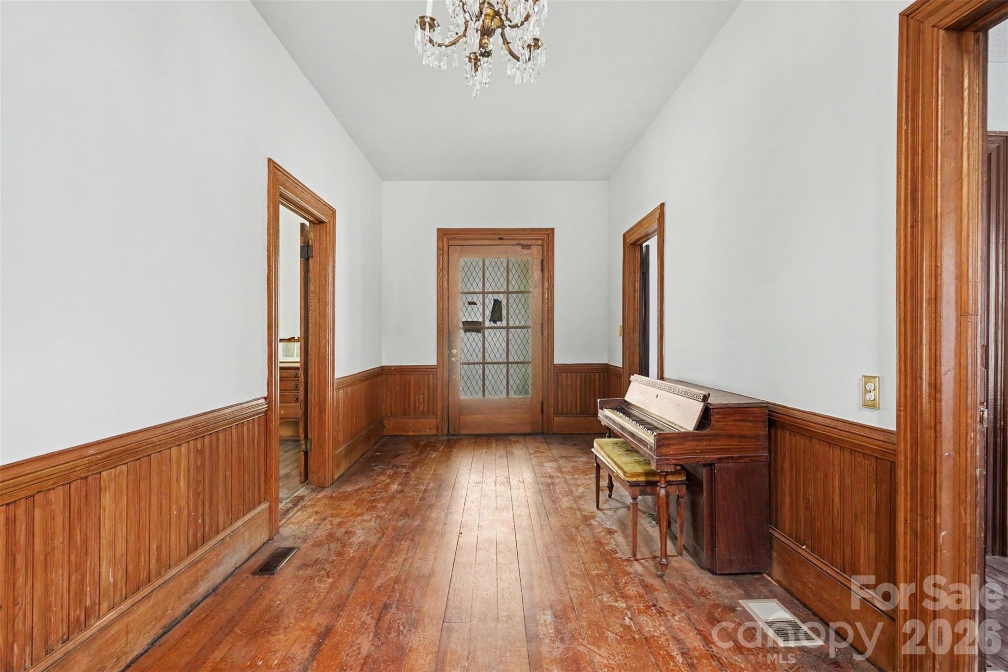 404 W Kerr Street — Salisbury