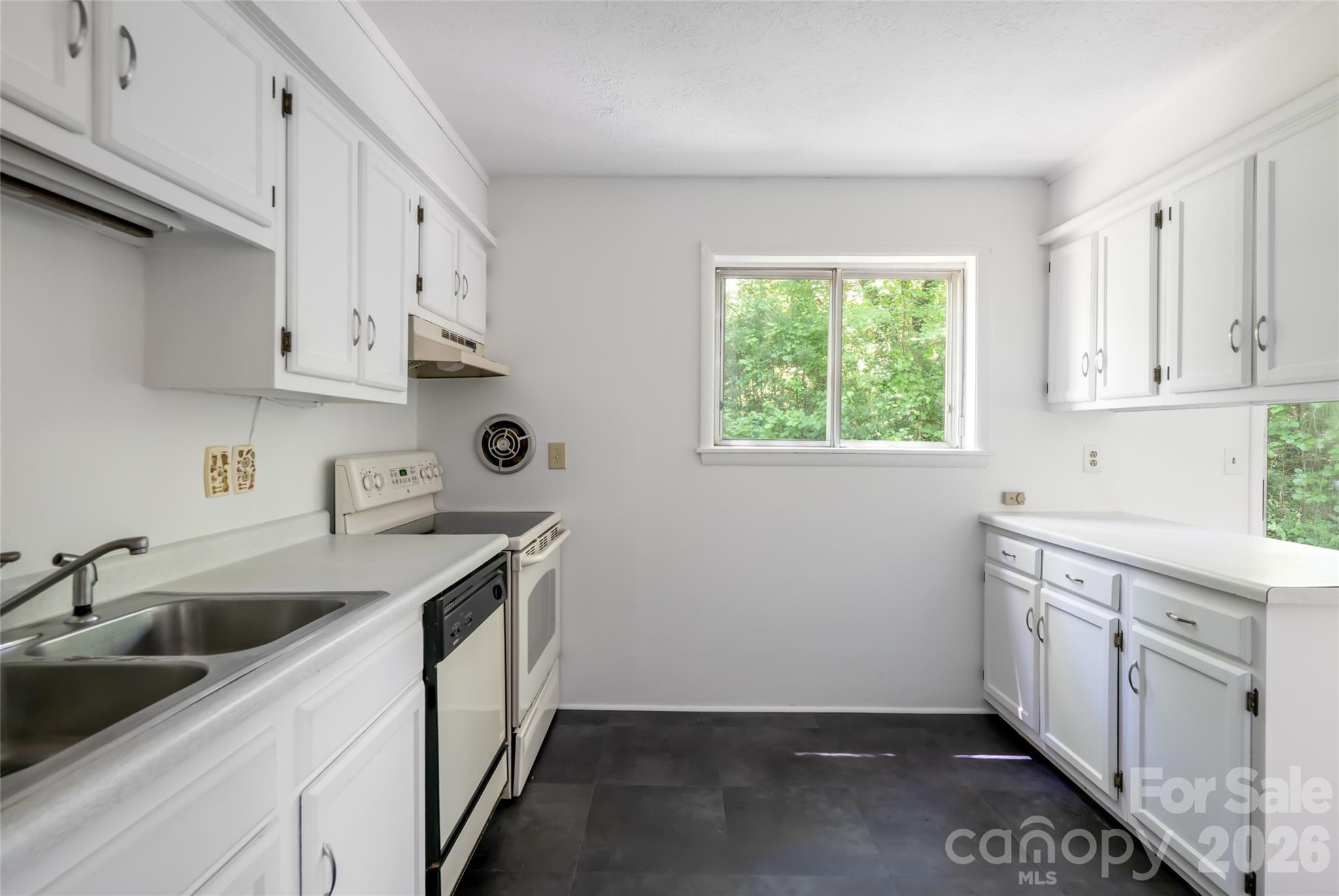 1 Beaverdam Knoll Road — Asheville