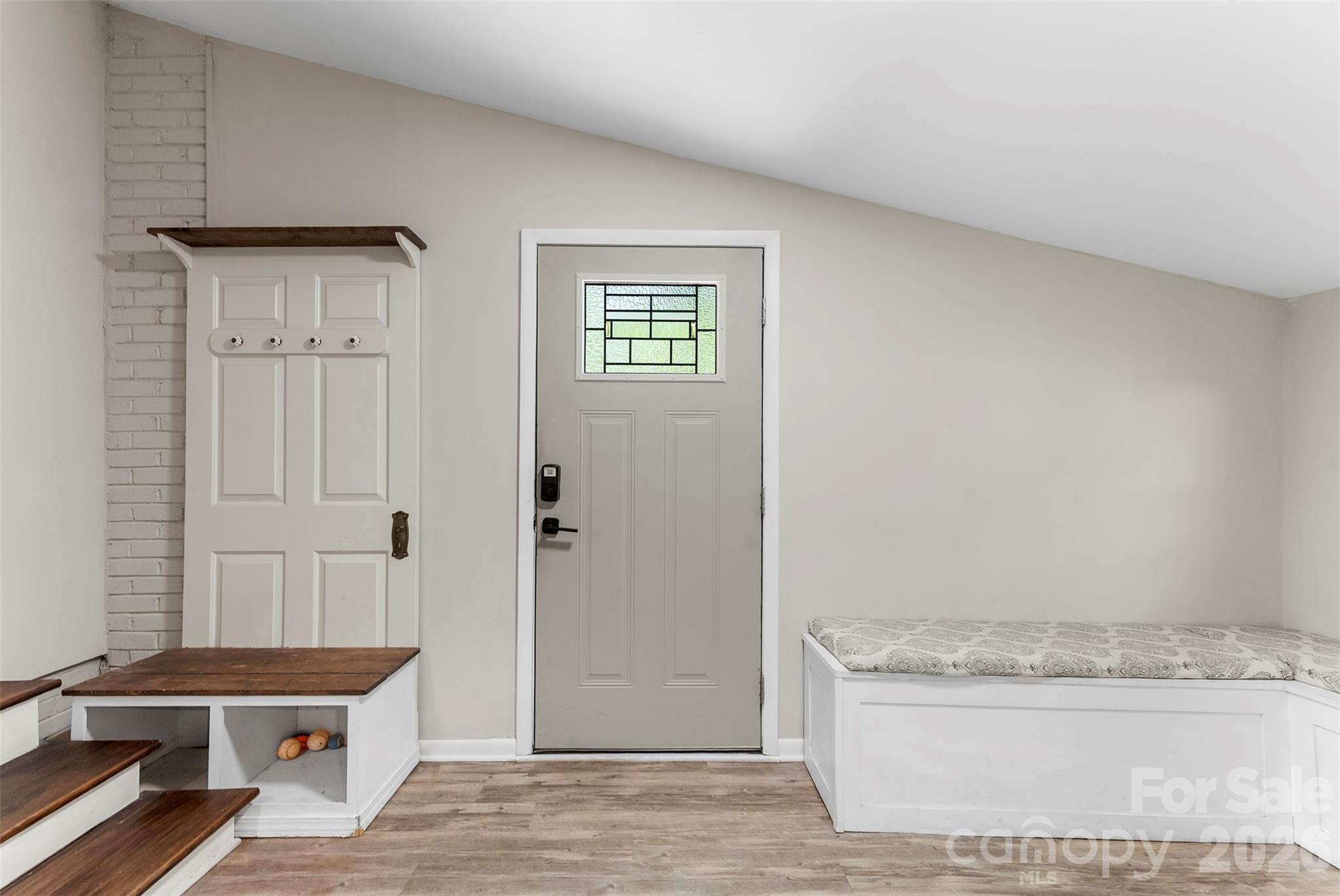 8519 E Franklin Street — Mount Pleasant