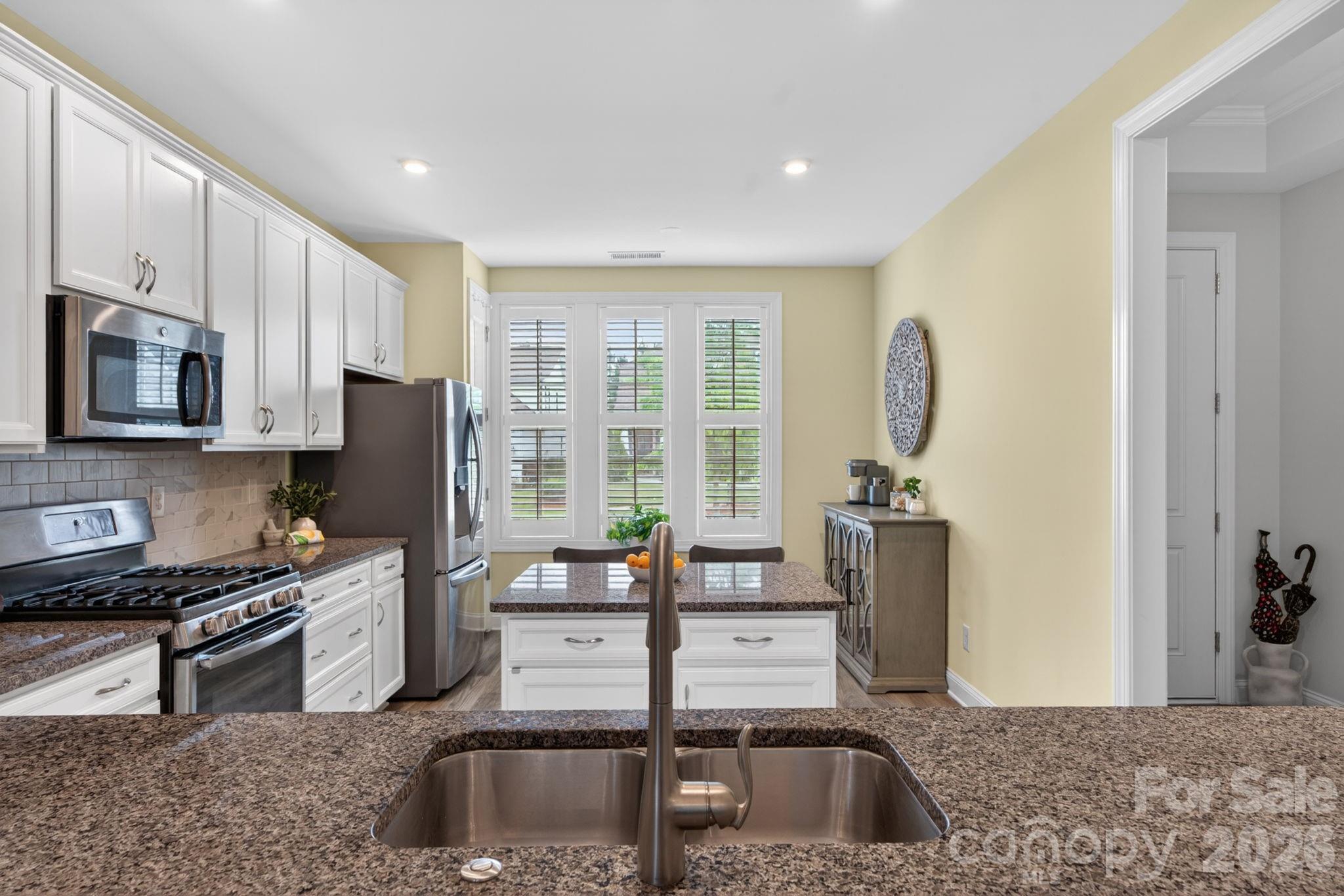 5539 Cheerful Lane — Charlotte