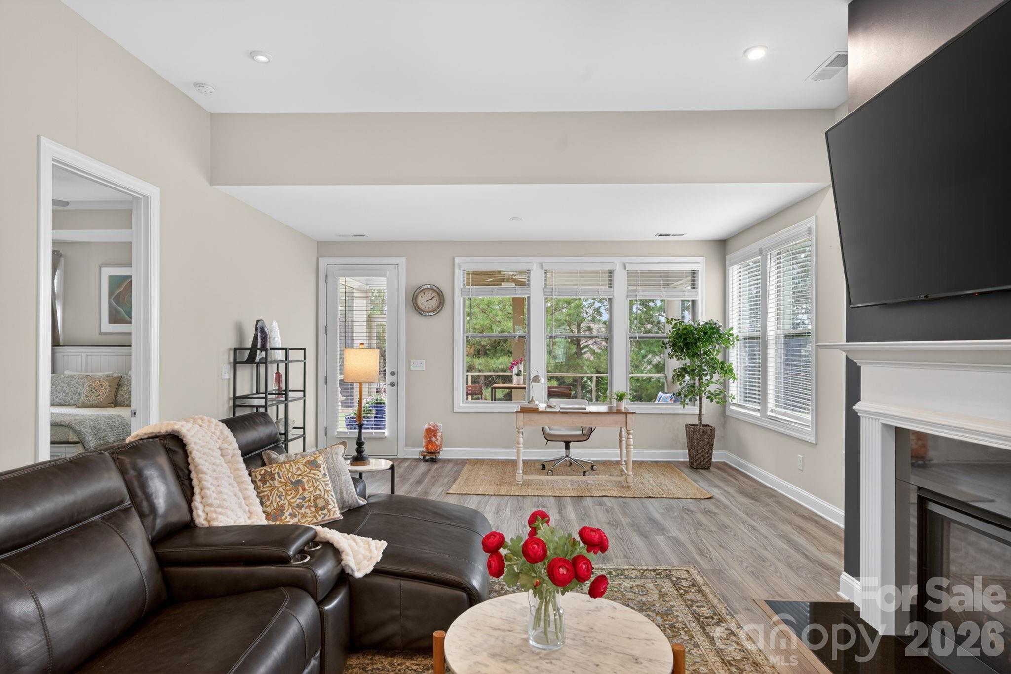 5539 Cheerful Lane — Charlotte