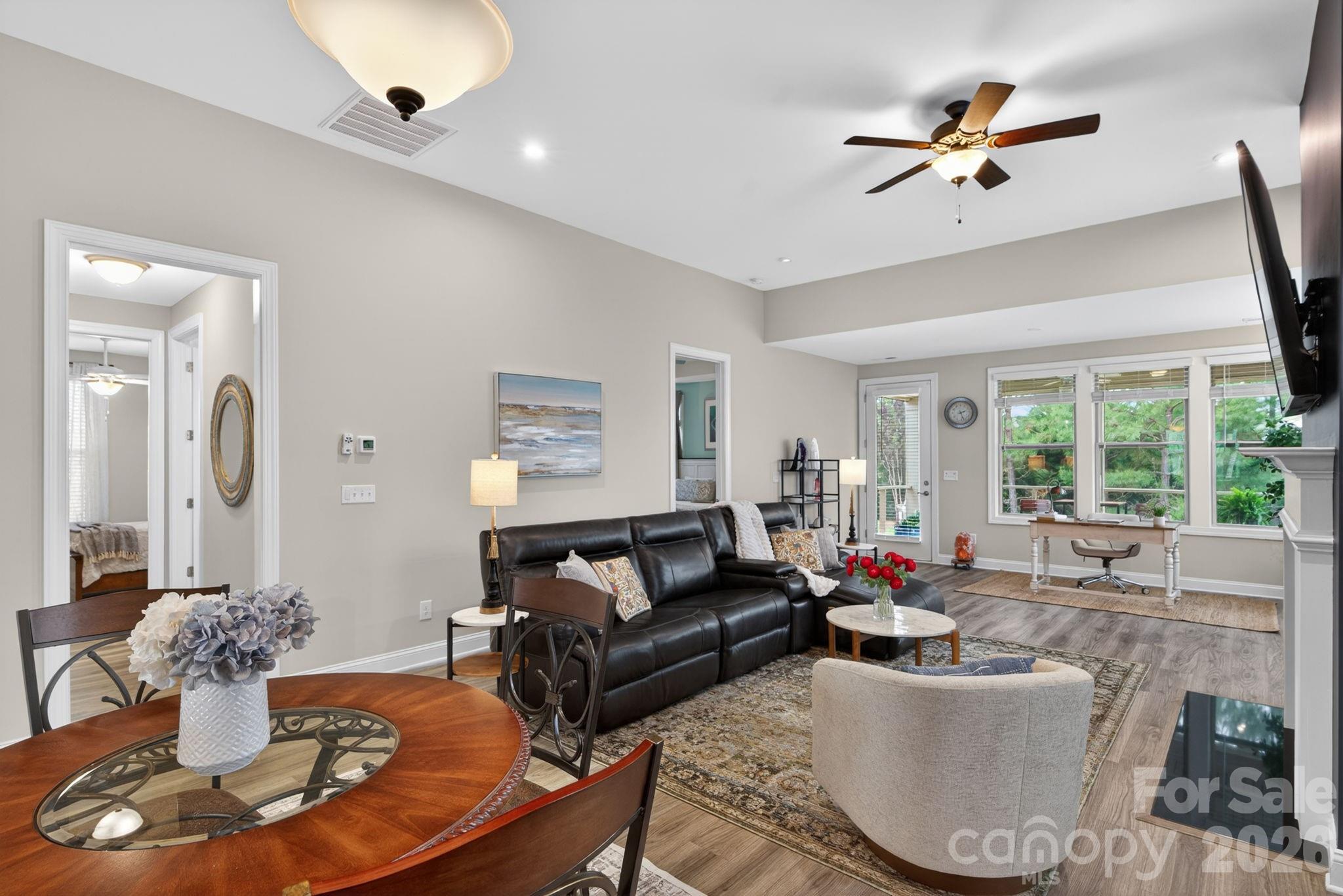 5539 Cheerful Lane — Charlotte