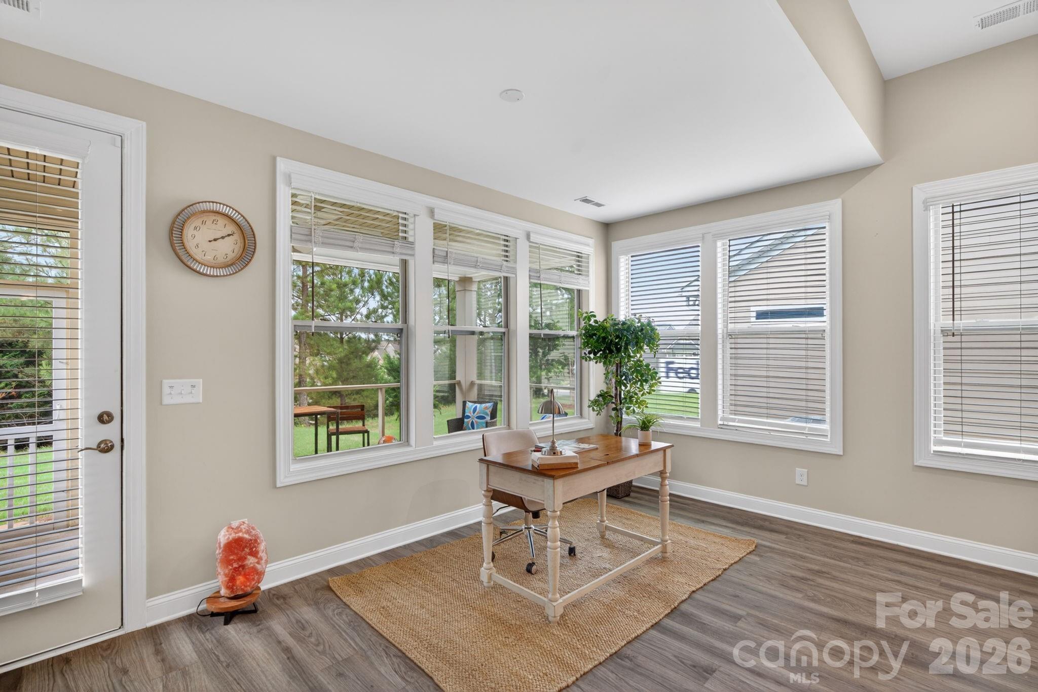 5539 Cheerful Lane — Charlotte