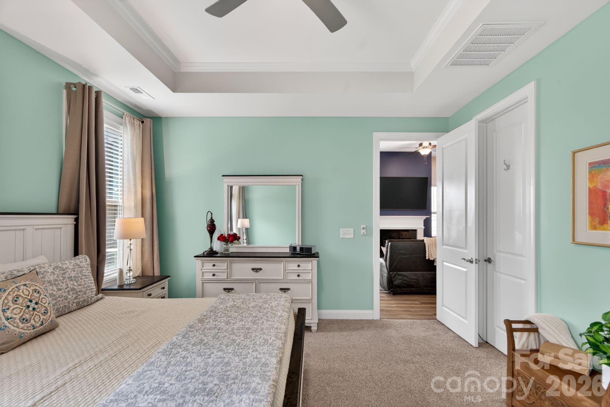 5539 Cheerful Lane — Charlotte