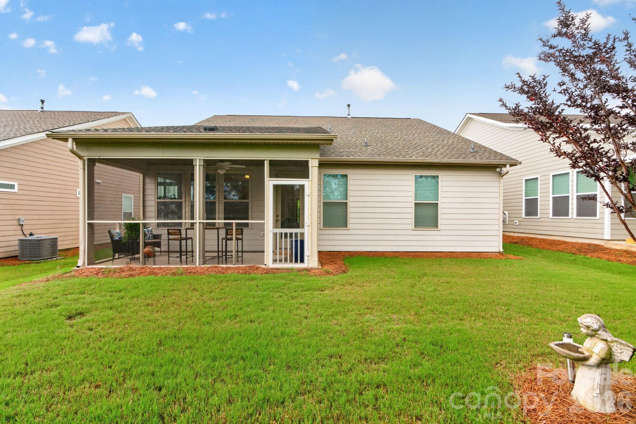 5539 Cheerful Lane — Charlotte