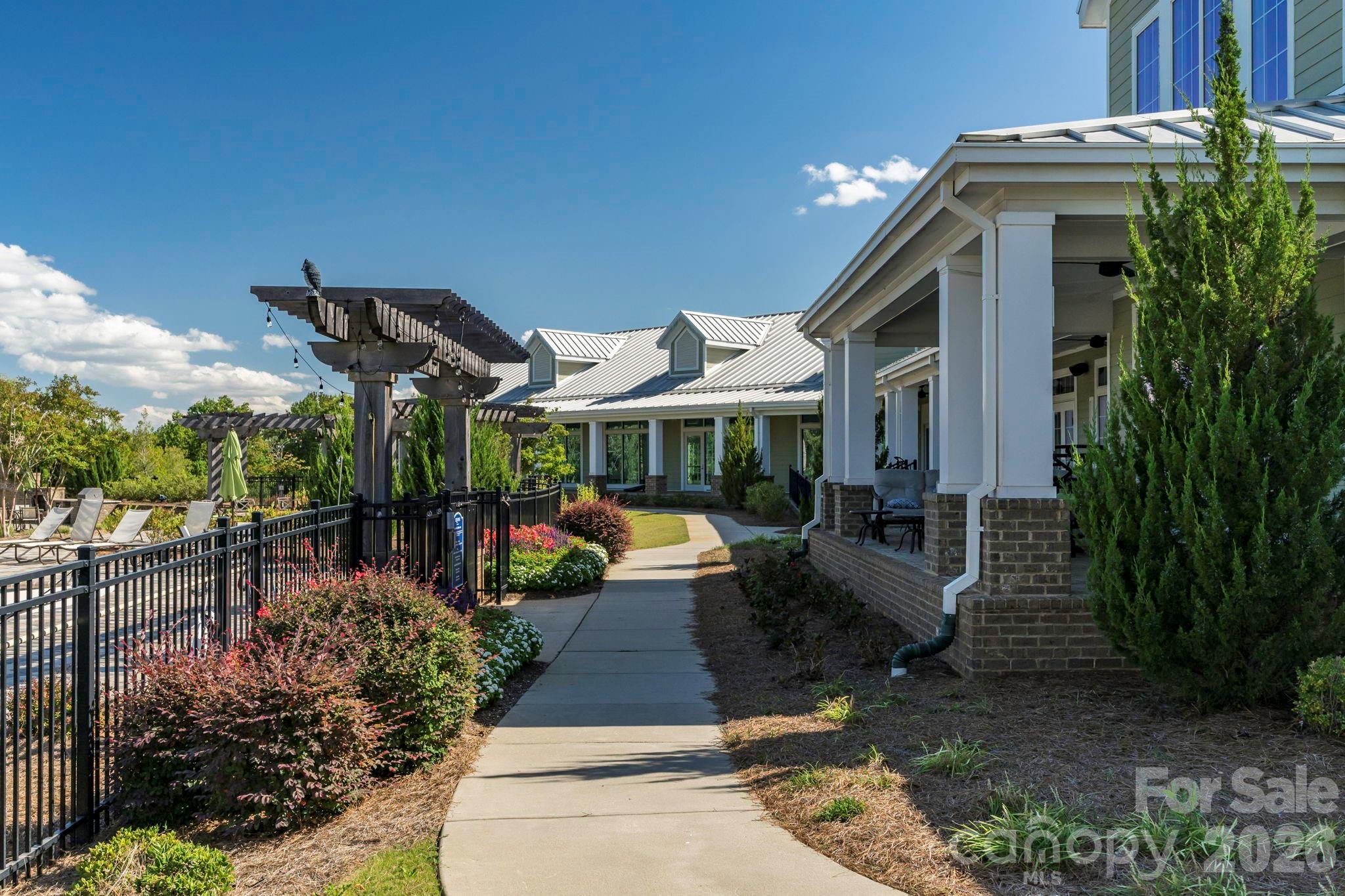 5539 Cheerful Lane — Charlotte