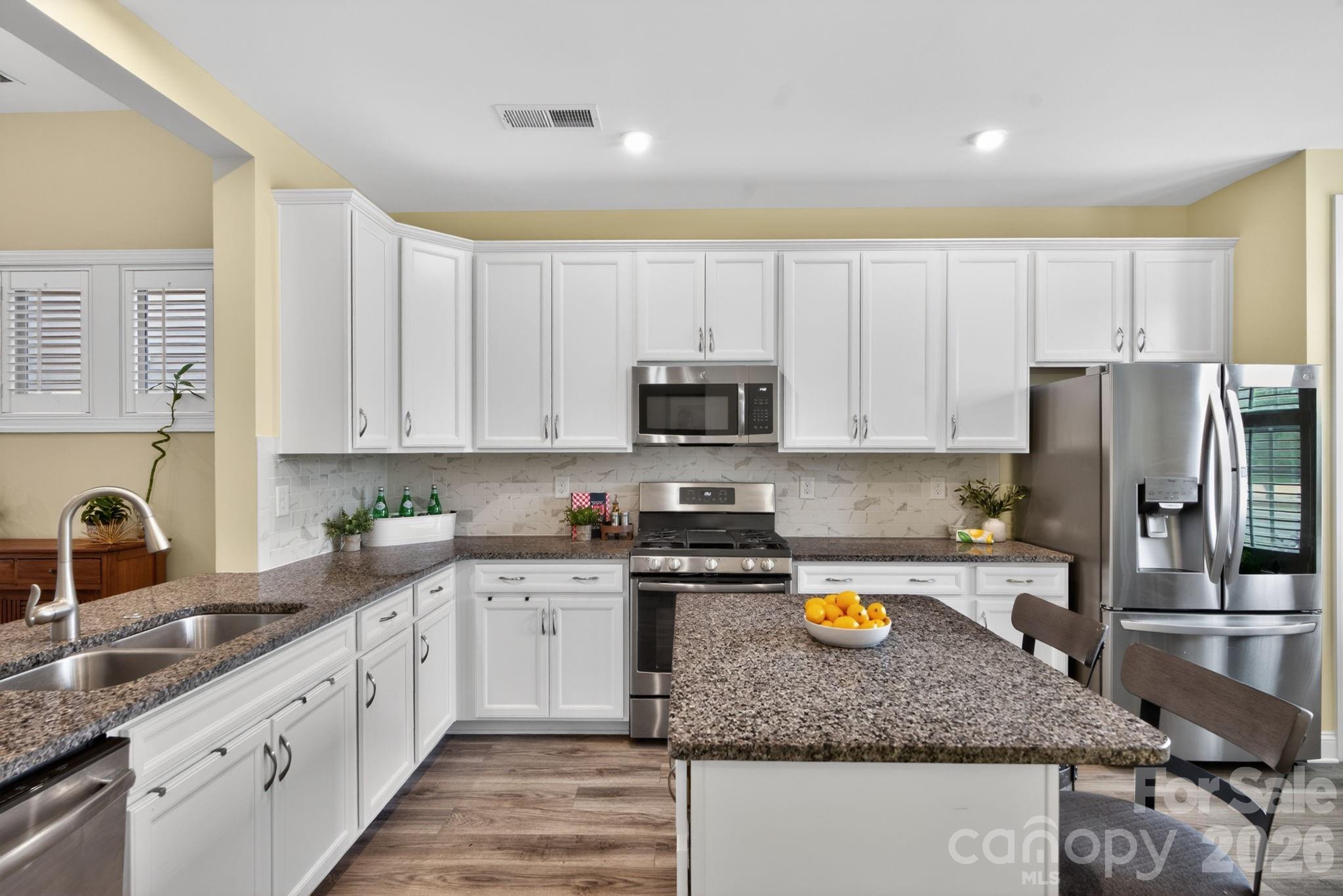 5539 Cheerful Lane — Charlotte