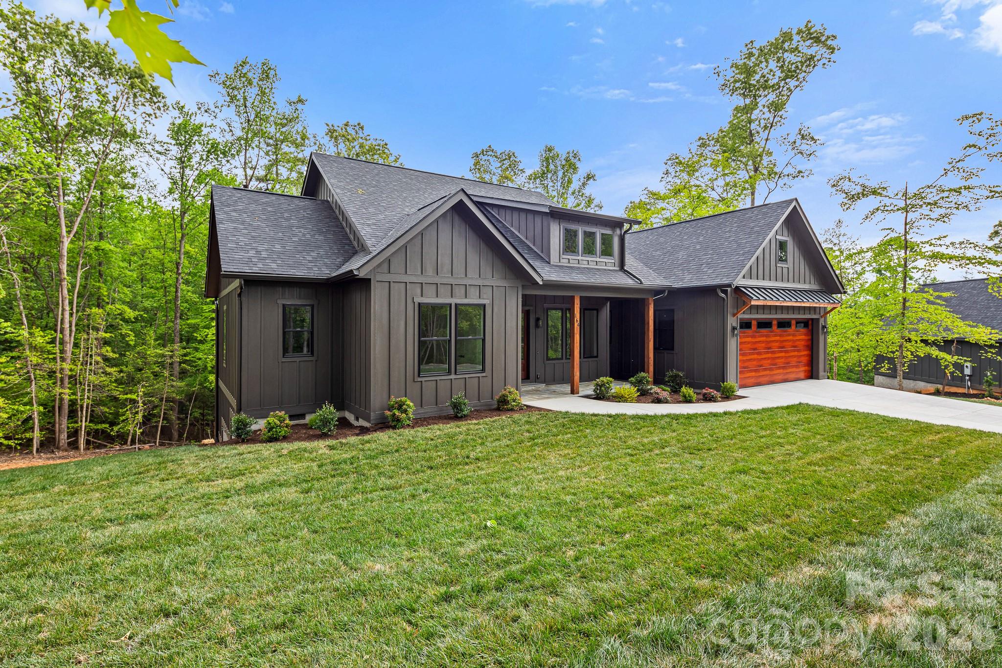 164 Reserve Way — Hendersonville