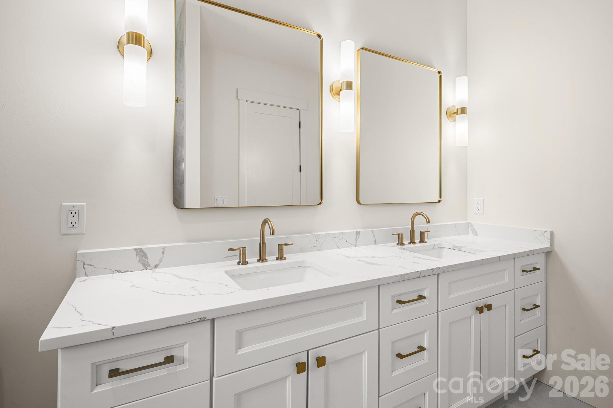 164 Reserve Way — Hendersonville