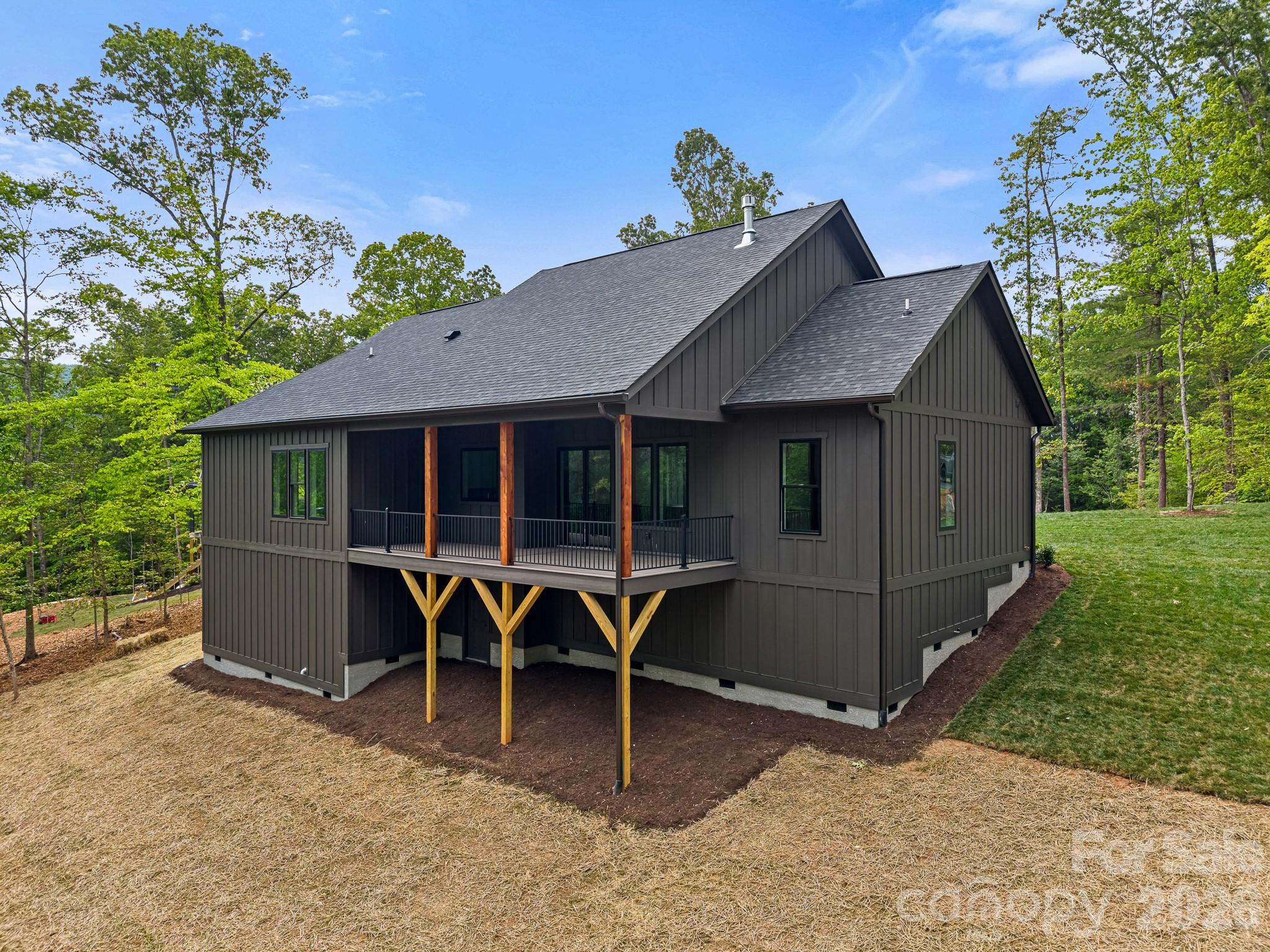 164 Reserve Way — Hendersonville