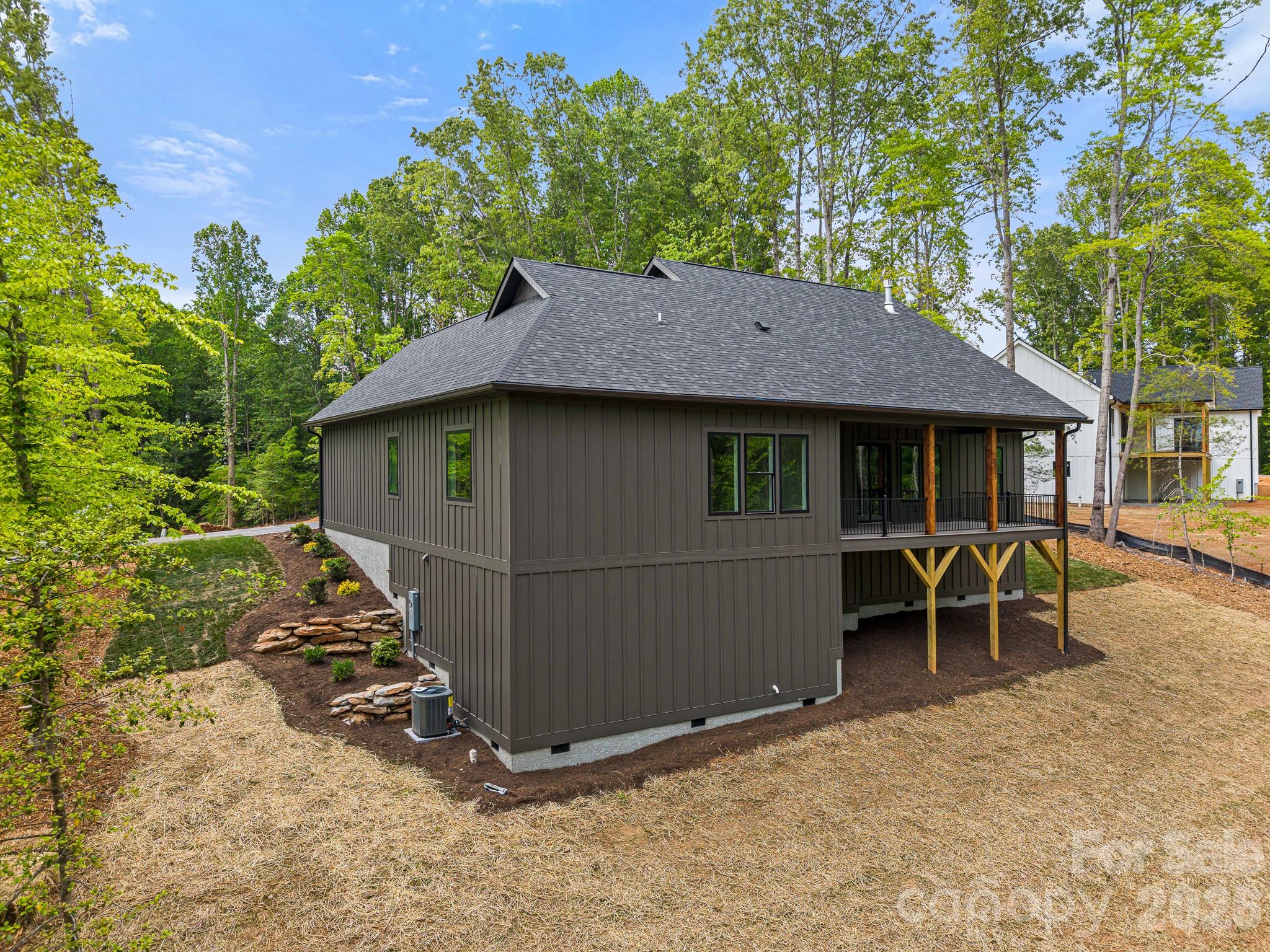 164 Reserve Way — Hendersonville