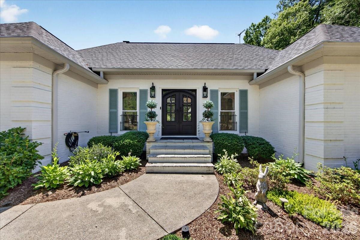 11100 Tara Oaks Drive — Mint Hill