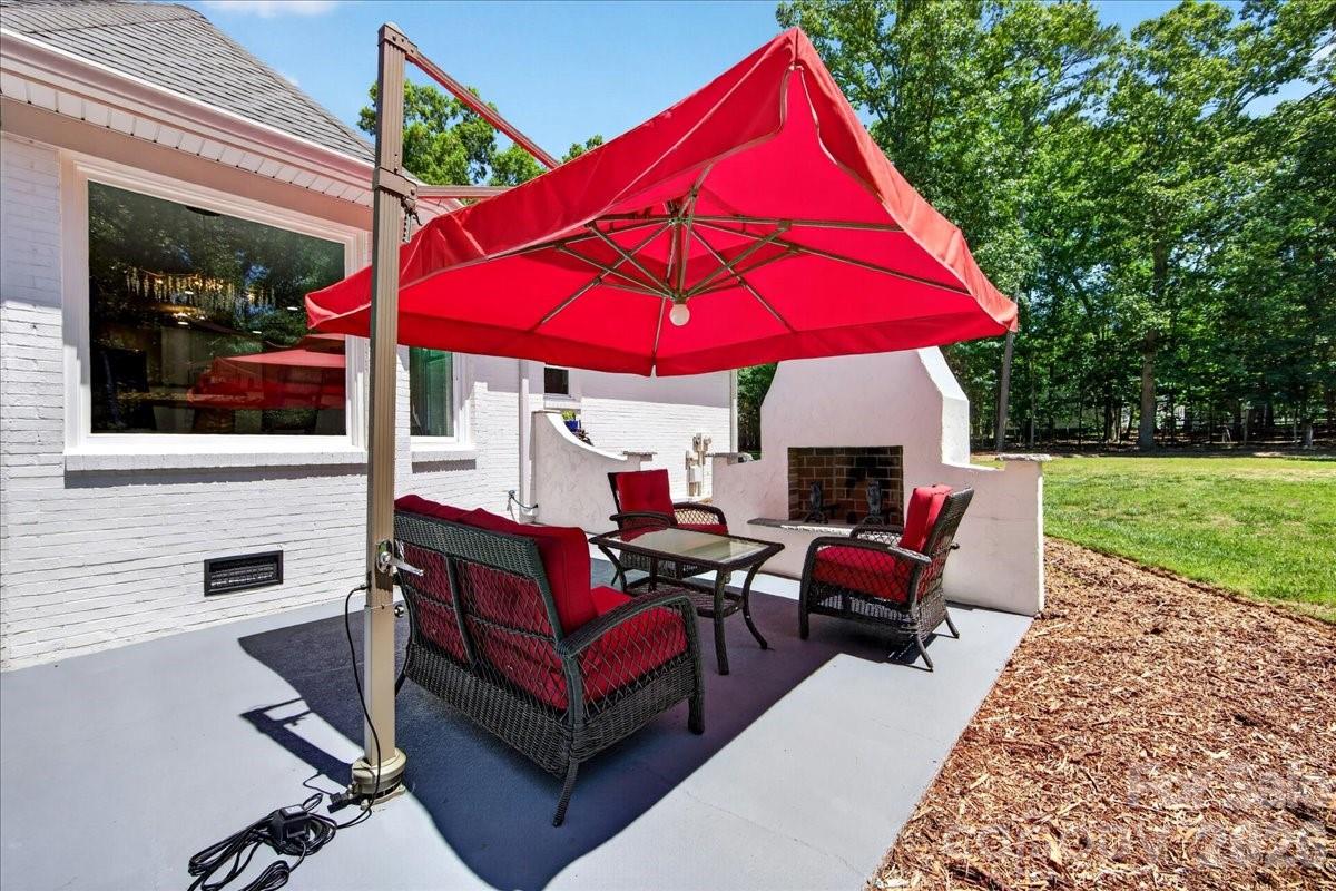 11100 Tara Oaks Drive — Mint Hill