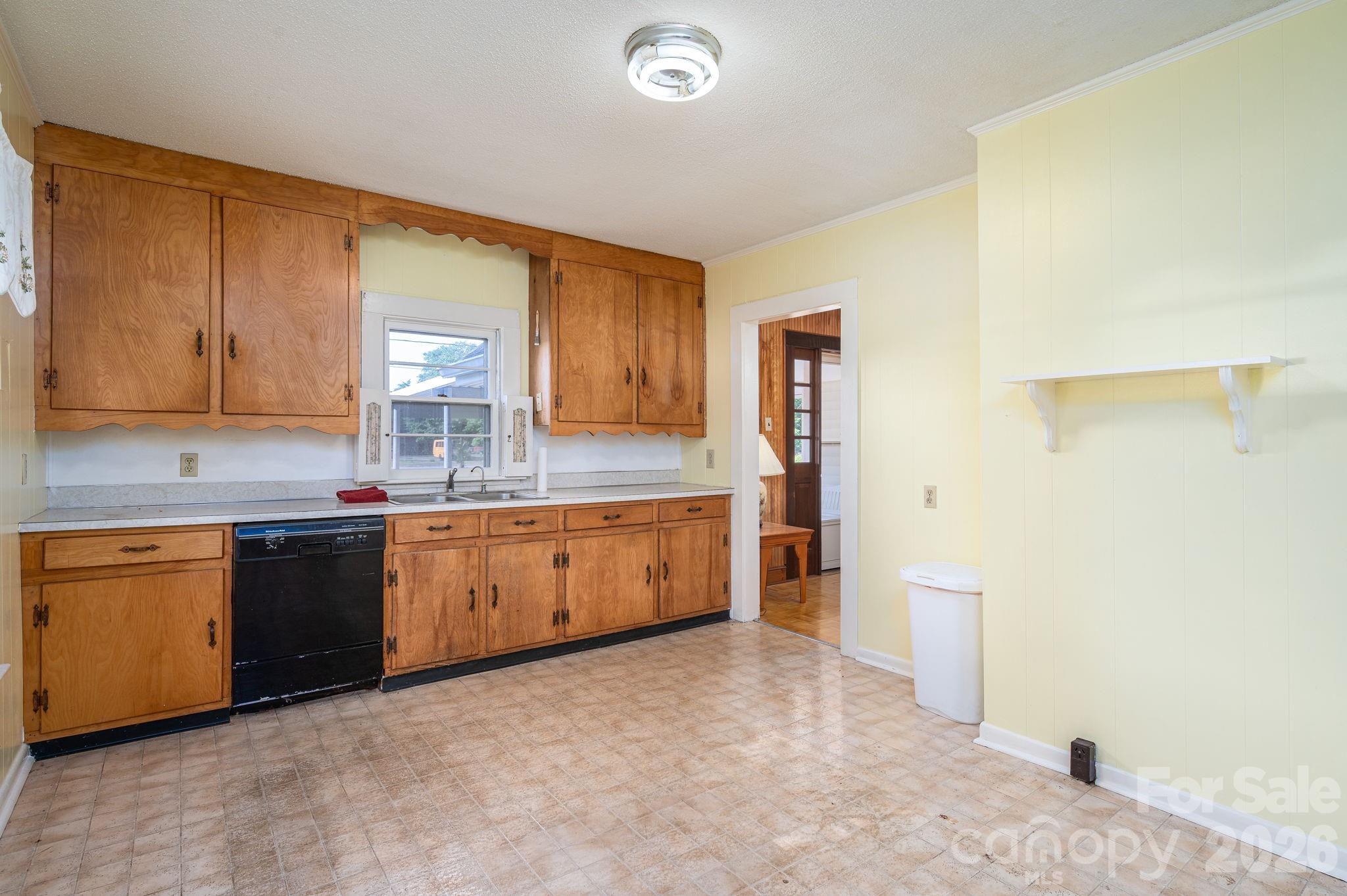 173 Salem Church Road — Lincolnton