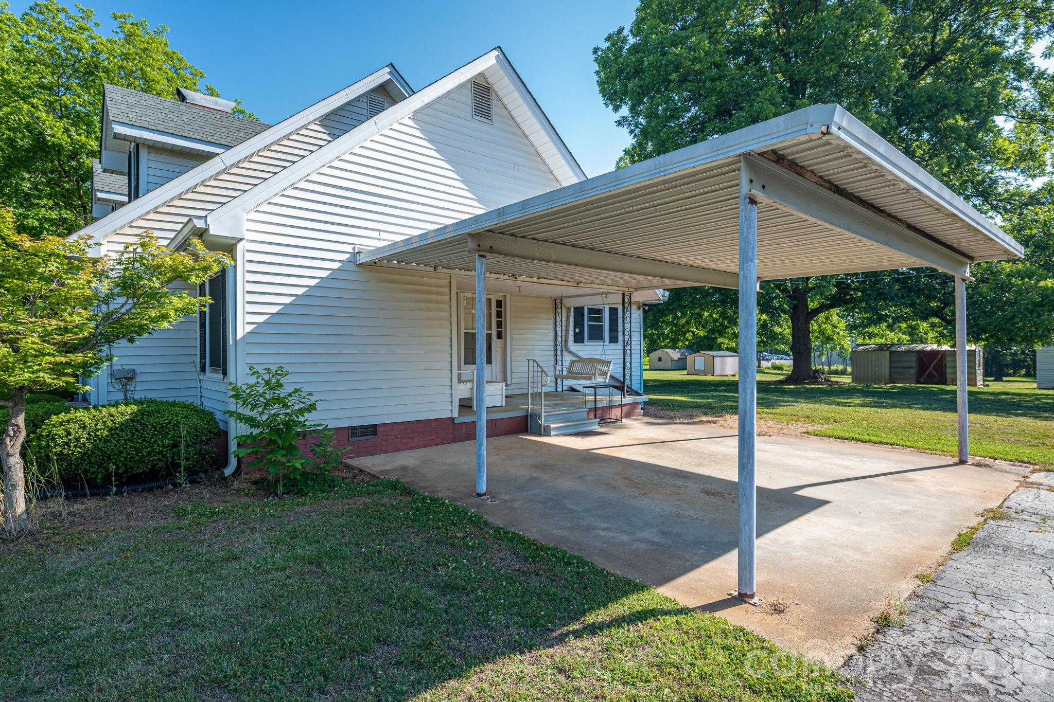 173 Salem Church Road — Lincolnton