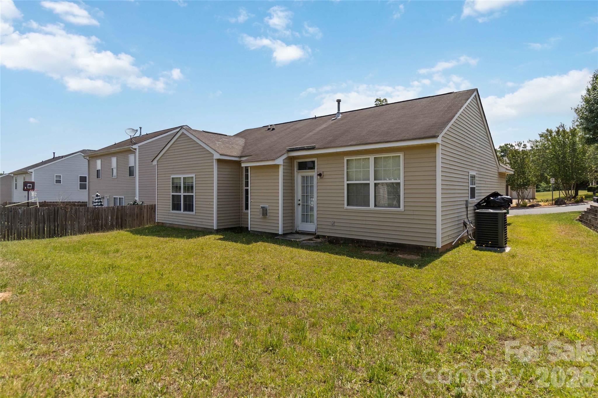 740 Aberdeen Glen Place — Charlotte