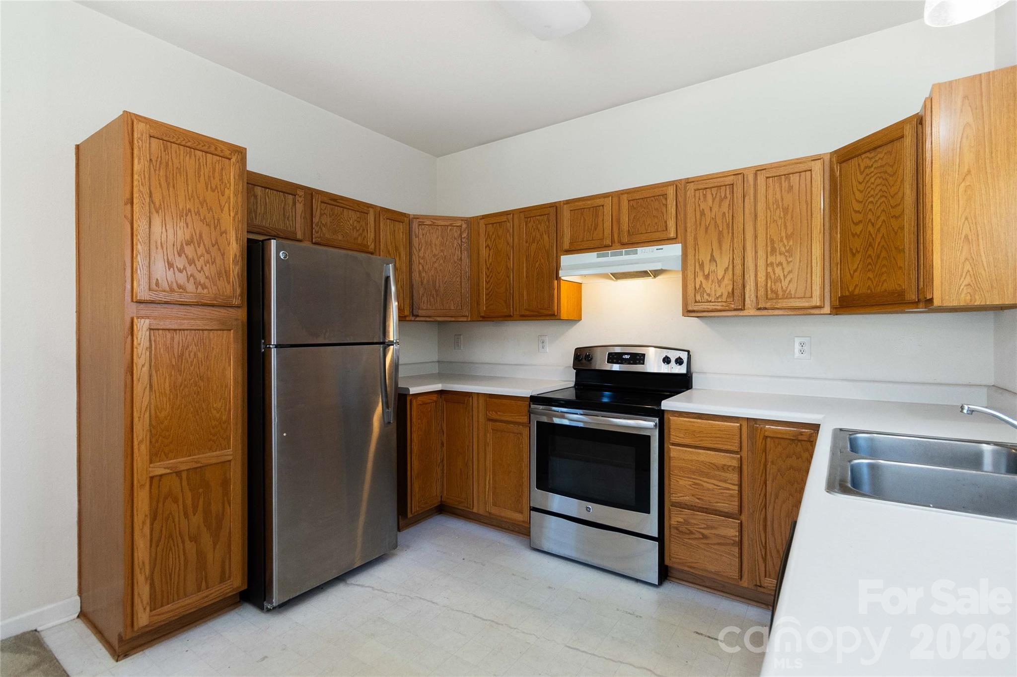 740 Aberdeen Glen Place — Charlotte