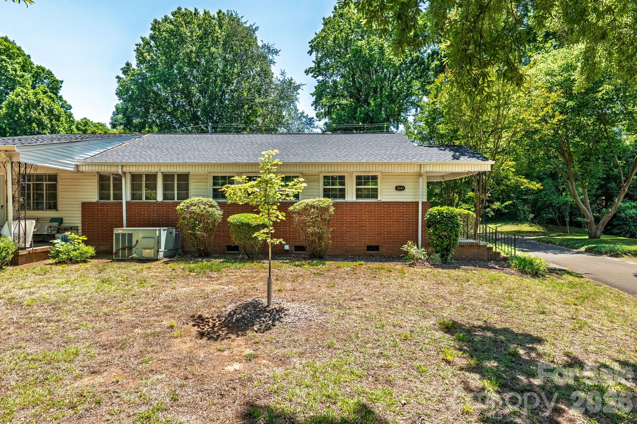 3241 Minnesota Road — Charlotte
