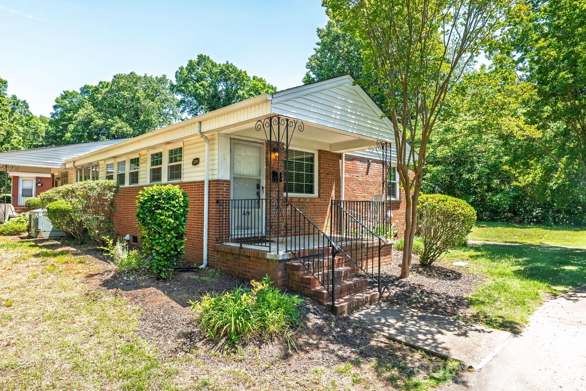 3241 Minnesota Road — Charlotte