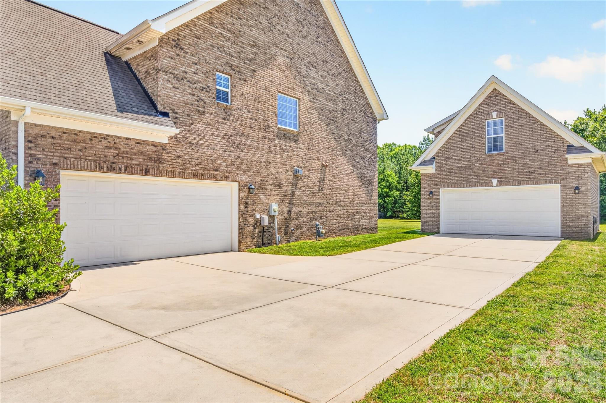 1008 Spring Rose Lane — Matthews