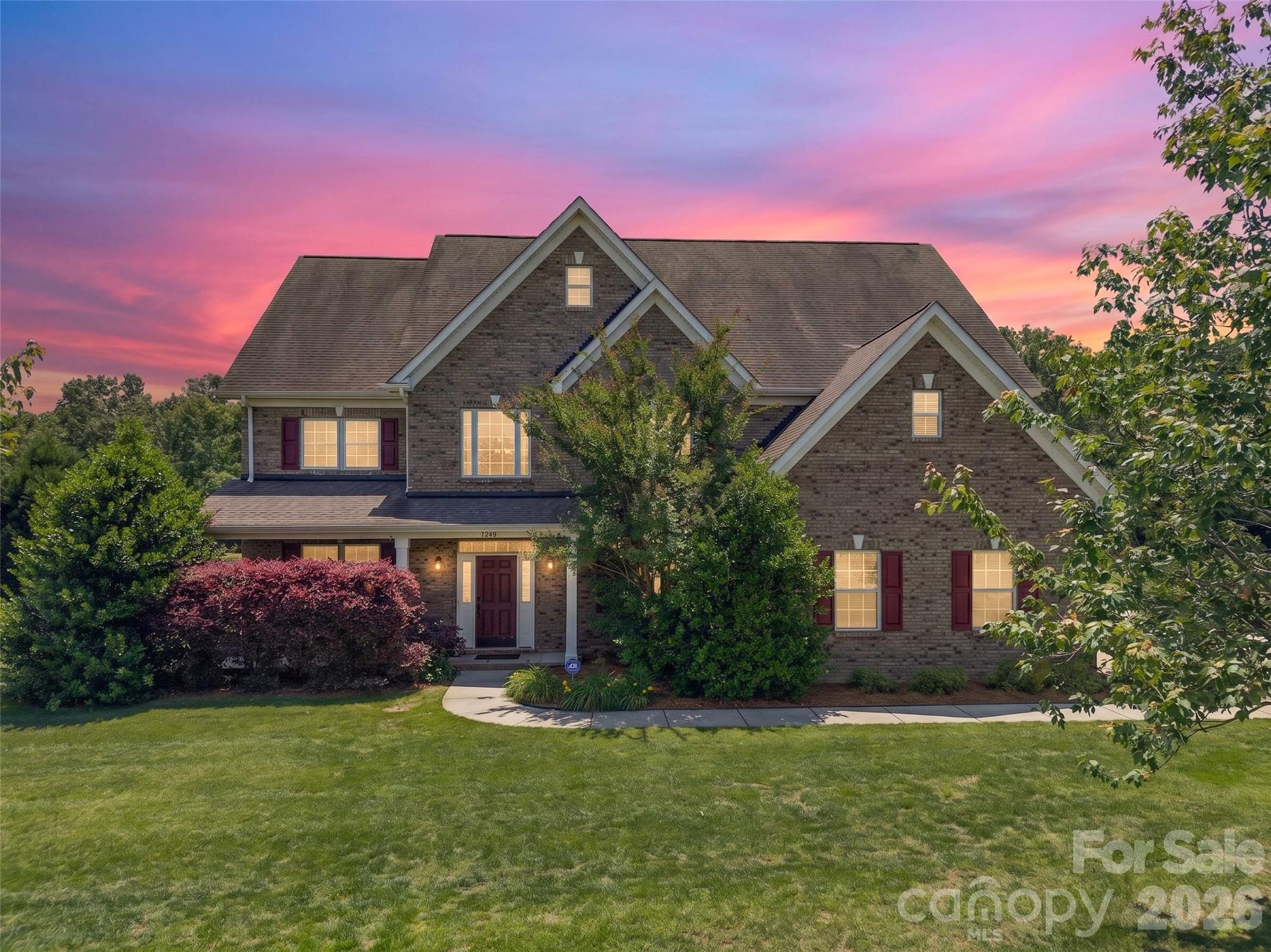 1008 Spring Rose Lane — Matthews