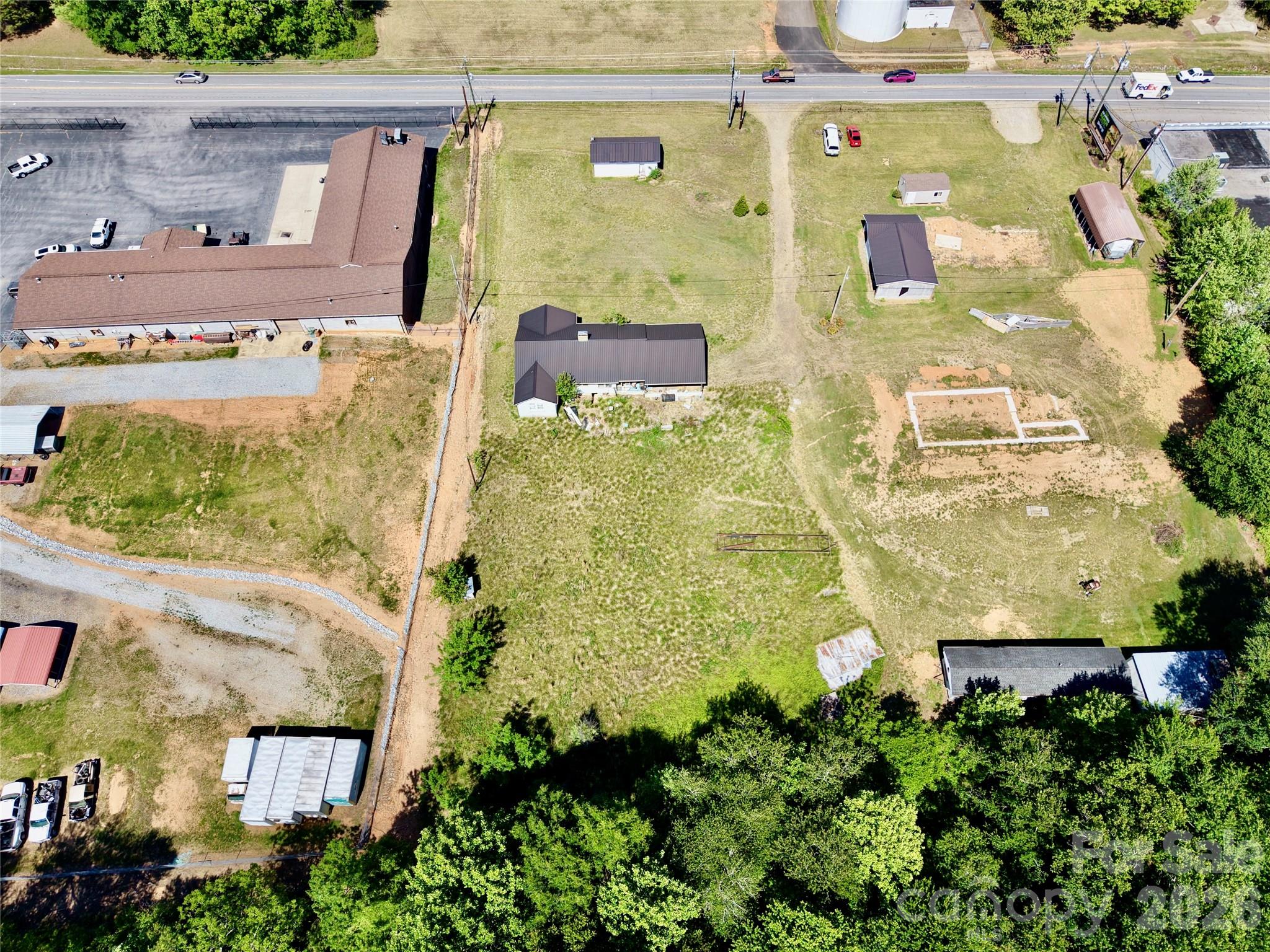 1263 NC 16 Highway N — Taylorsville