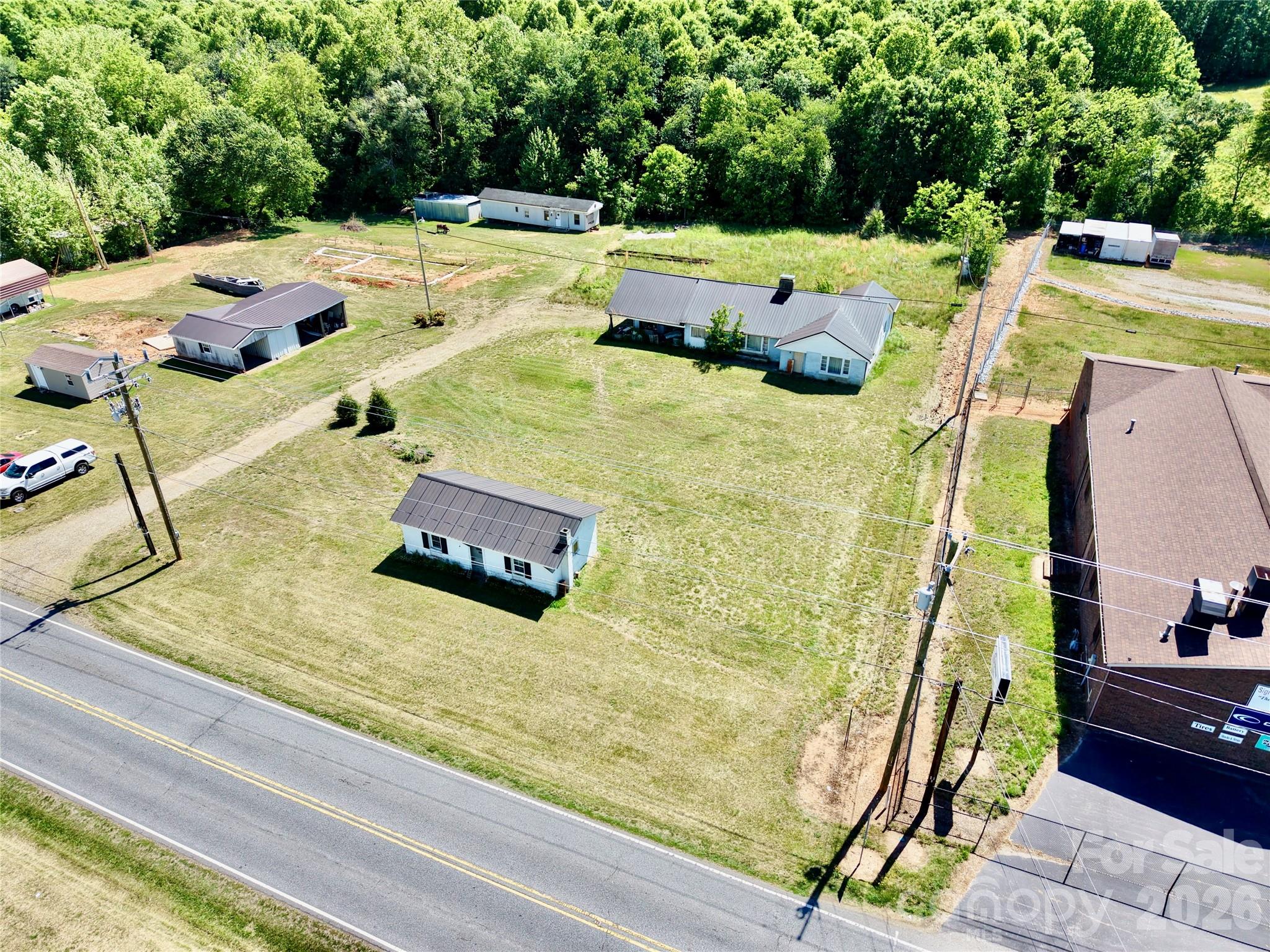1263 NC 16 Highway N — Taylorsville