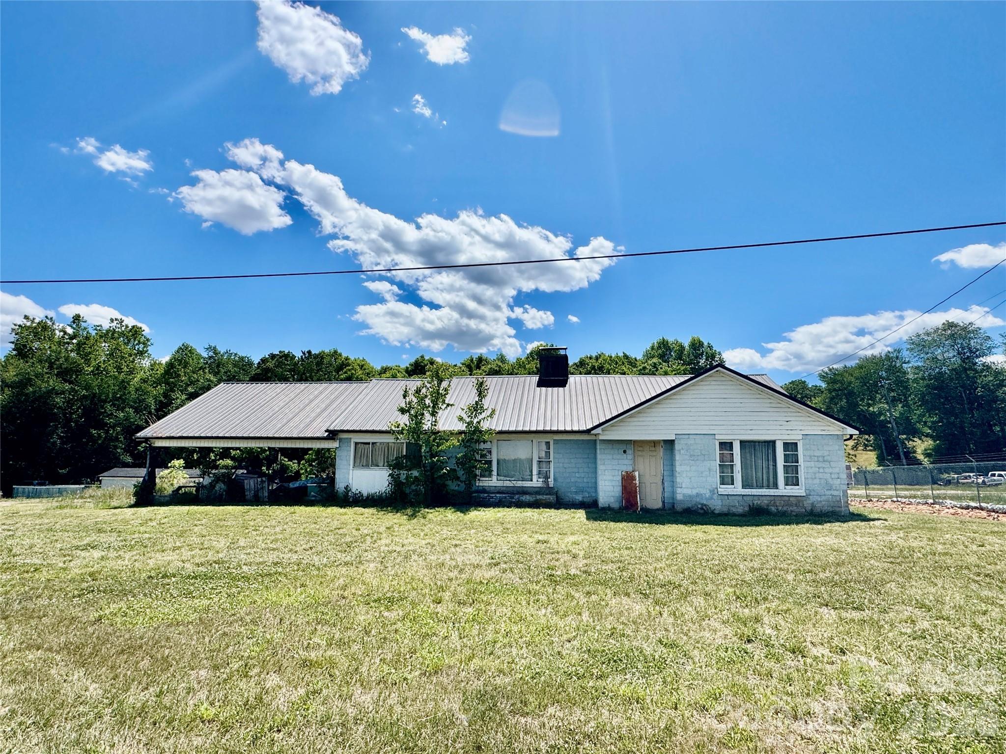 1263 NC 16 Highway N — Taylorsville