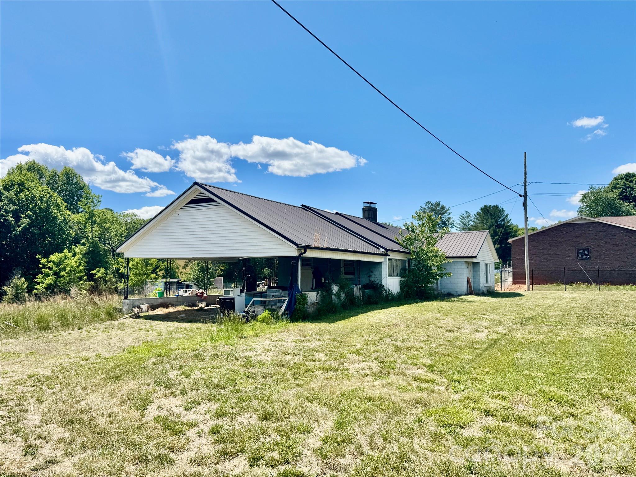 1263 NC 16 Highway N — Taylorsville