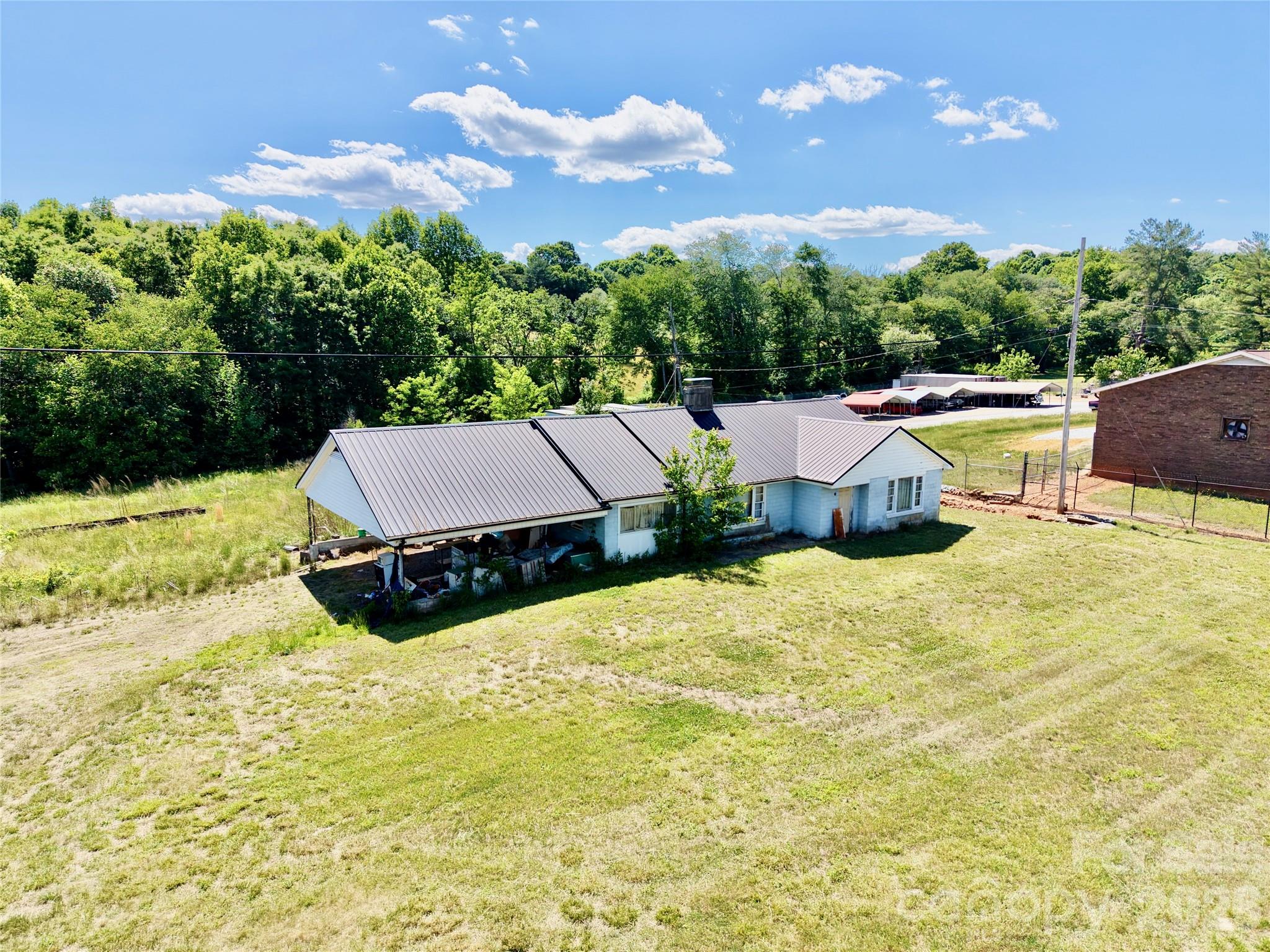 1263 NC 16 Highway N — Taylorsville