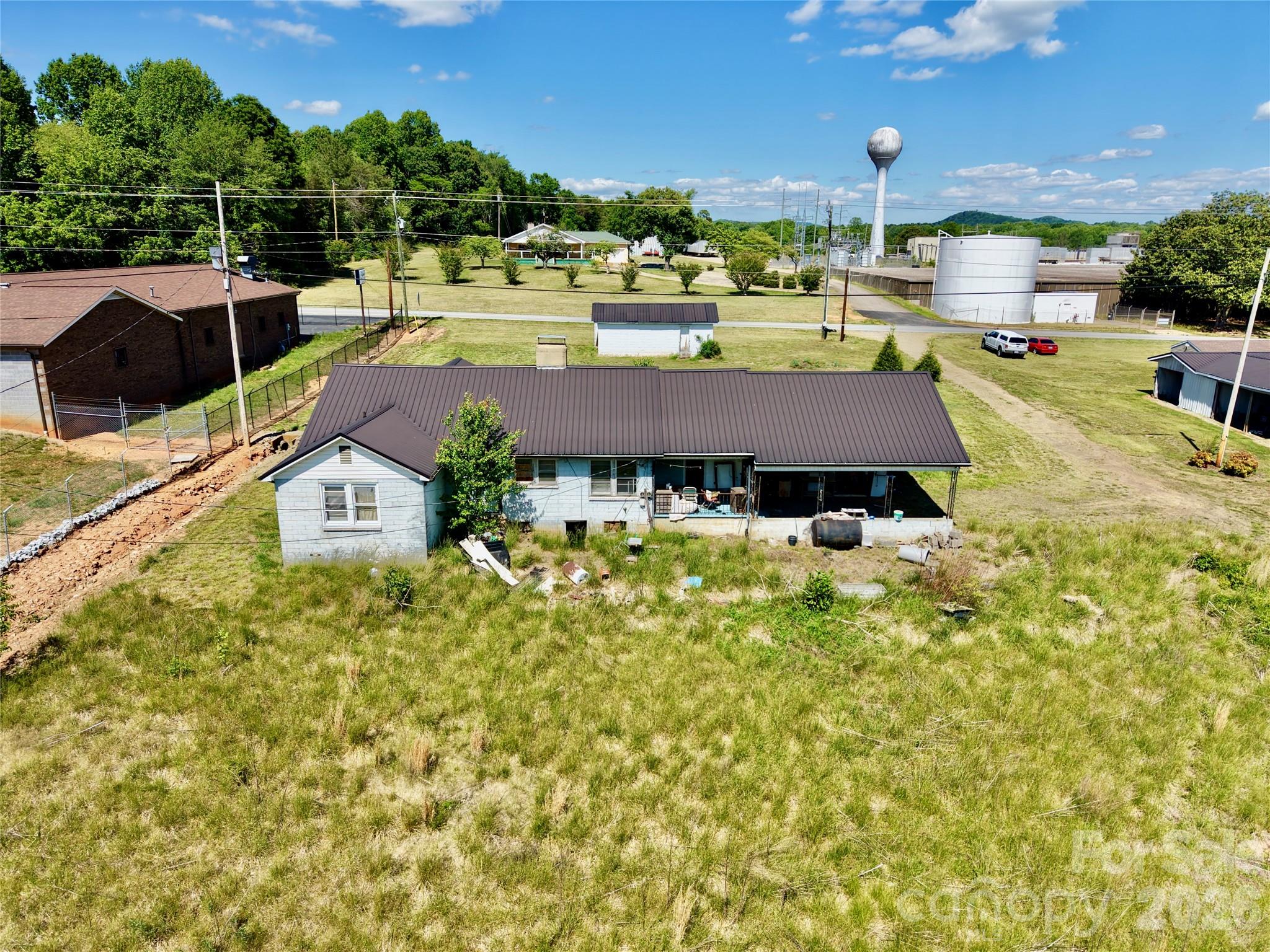 1263 NC 16 Highway N — Taylorsville