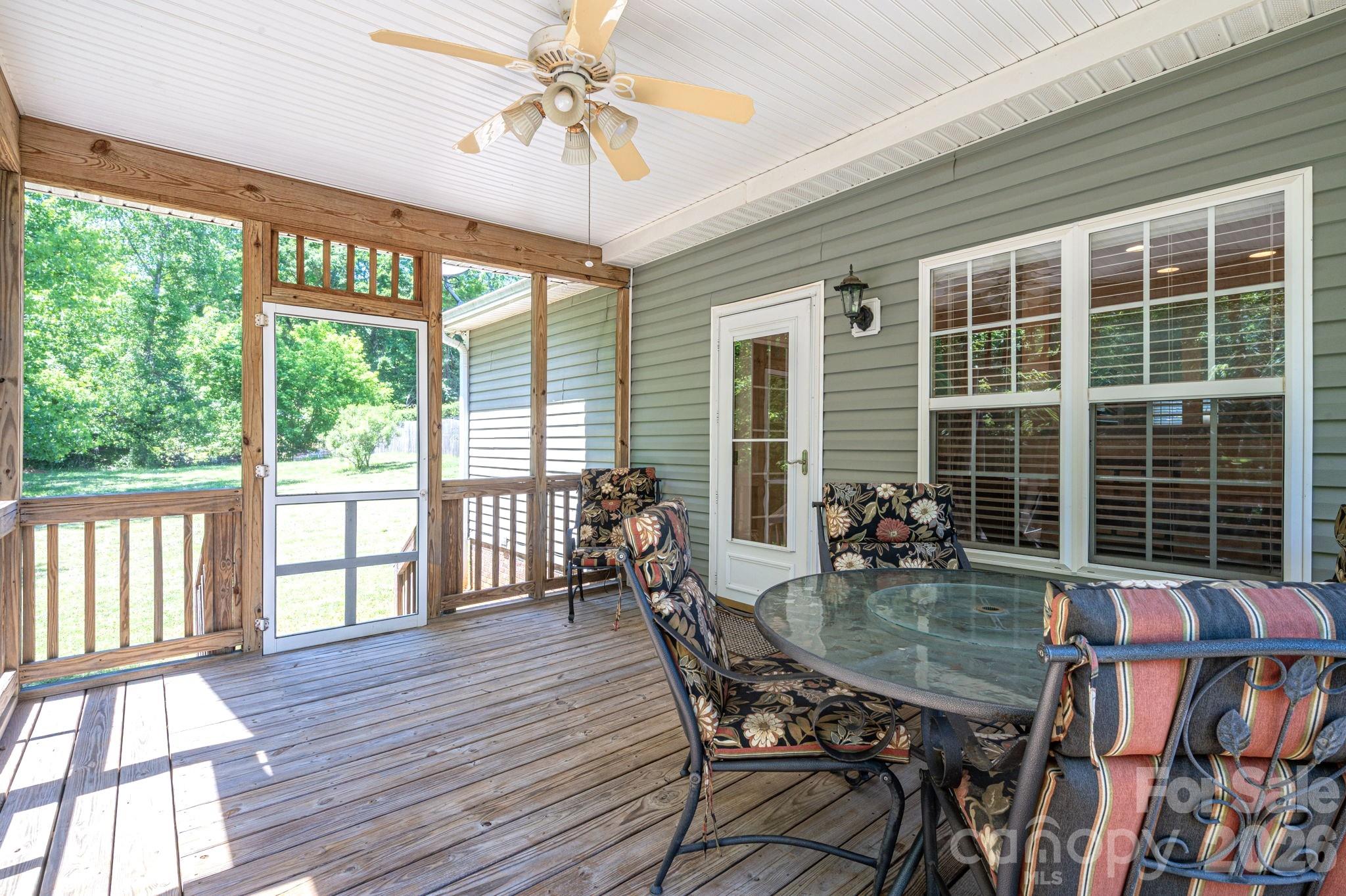 7212 Pinfeather Circle — Cramerton