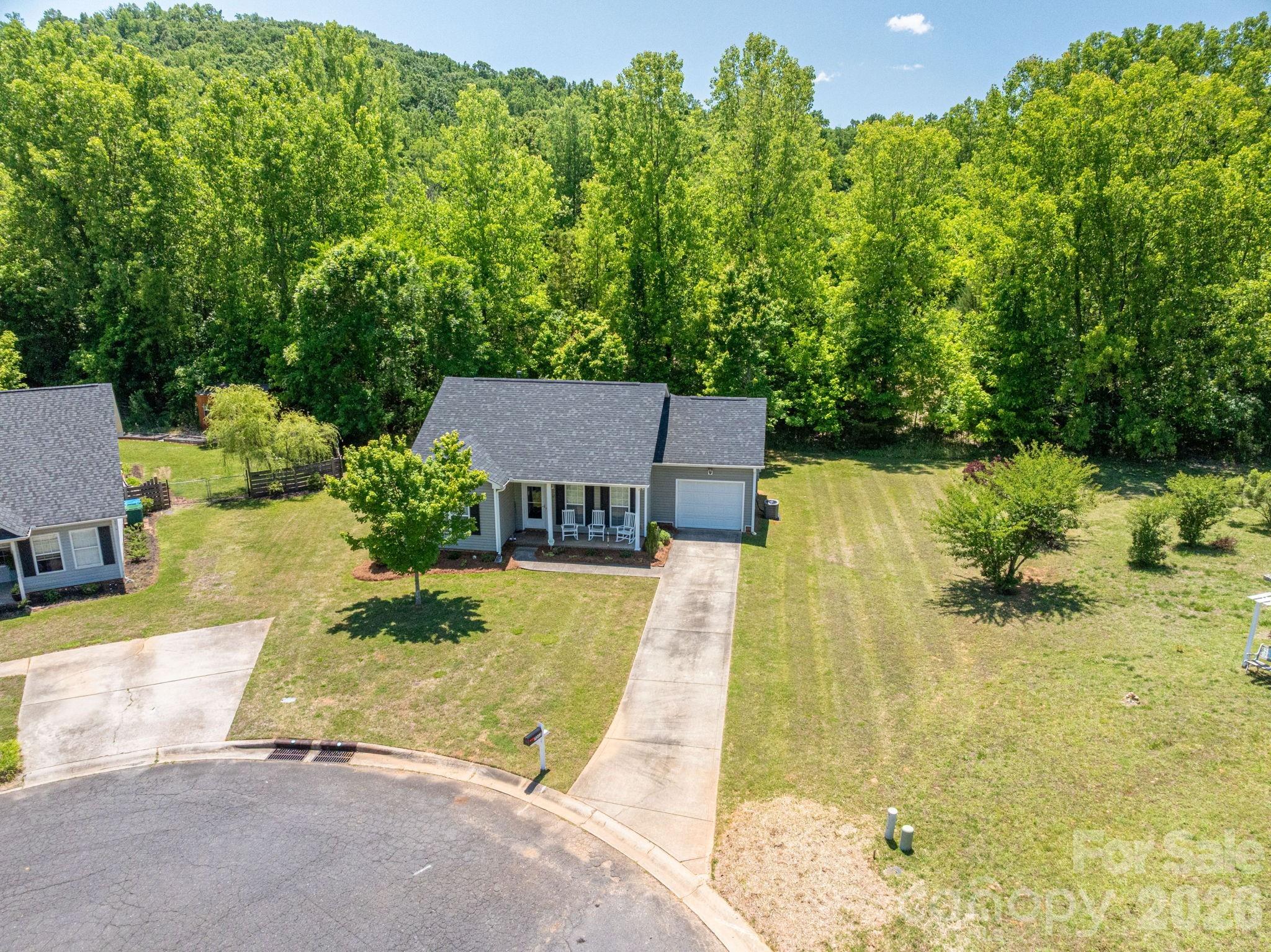 7212 Pinfeather Circle — Cramerton
