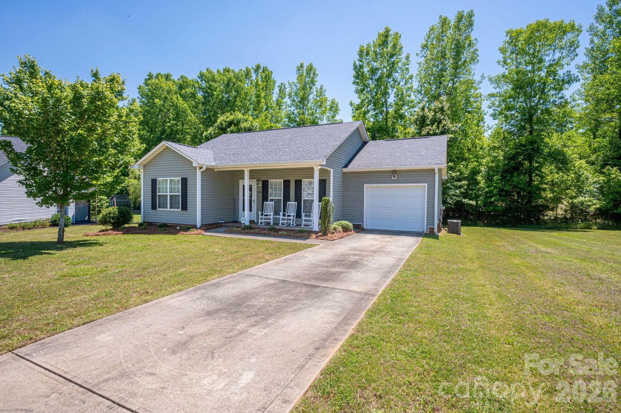 7212 Pinfeather Circle — Cramerton
