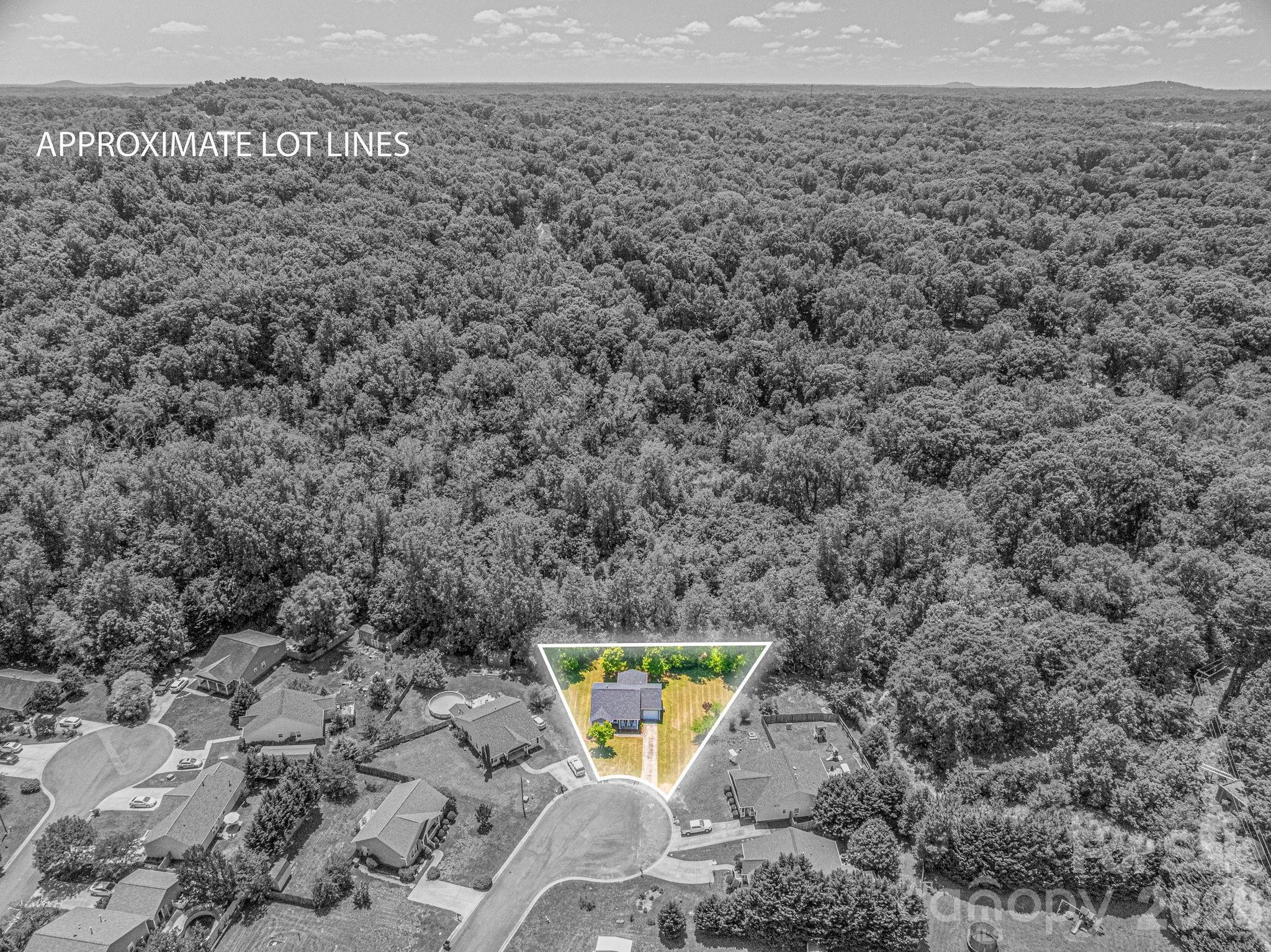 7212 Pinfeather Circle — Cramerton