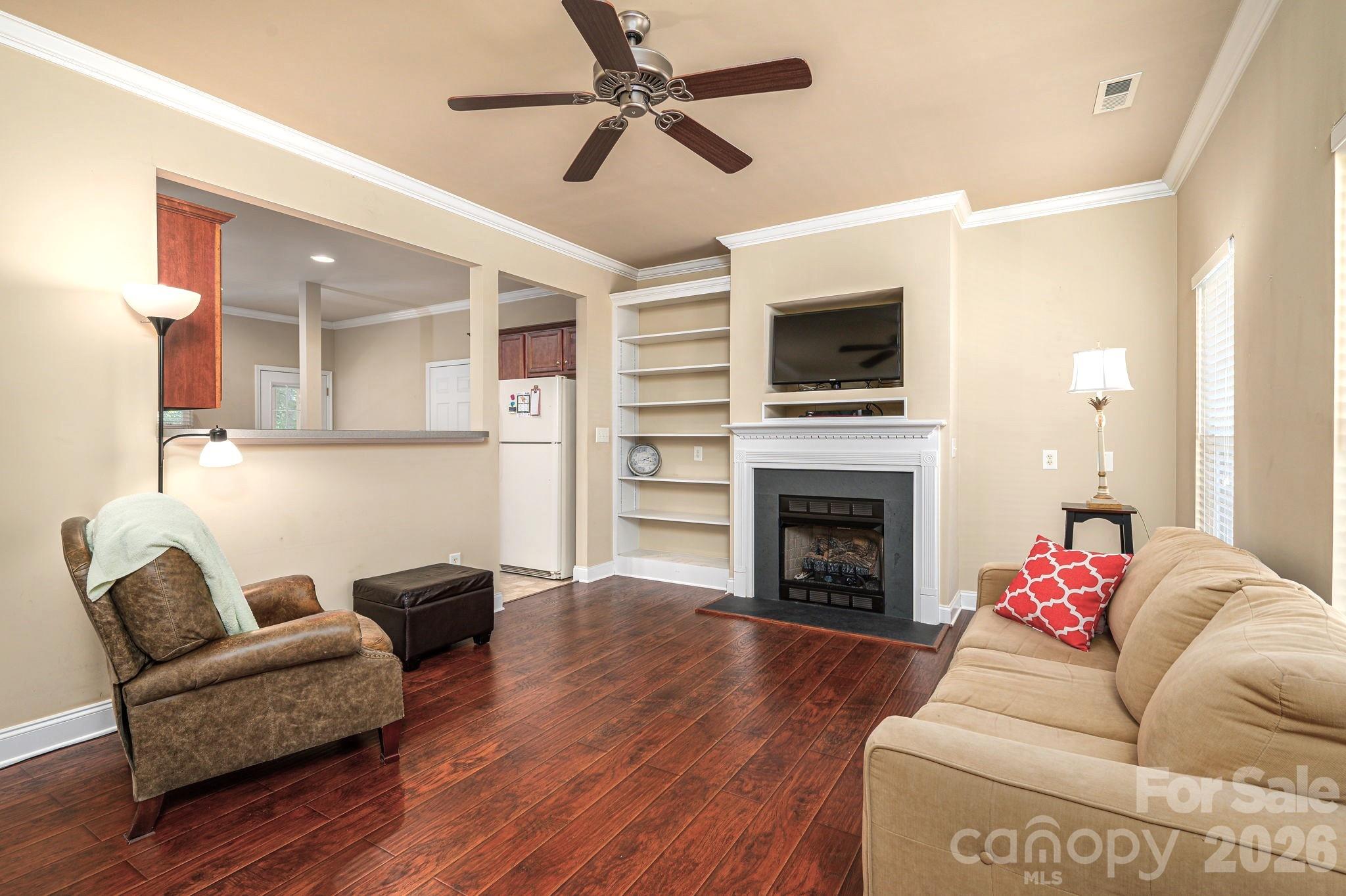 7212 Pinfeather Circle — Cramerton