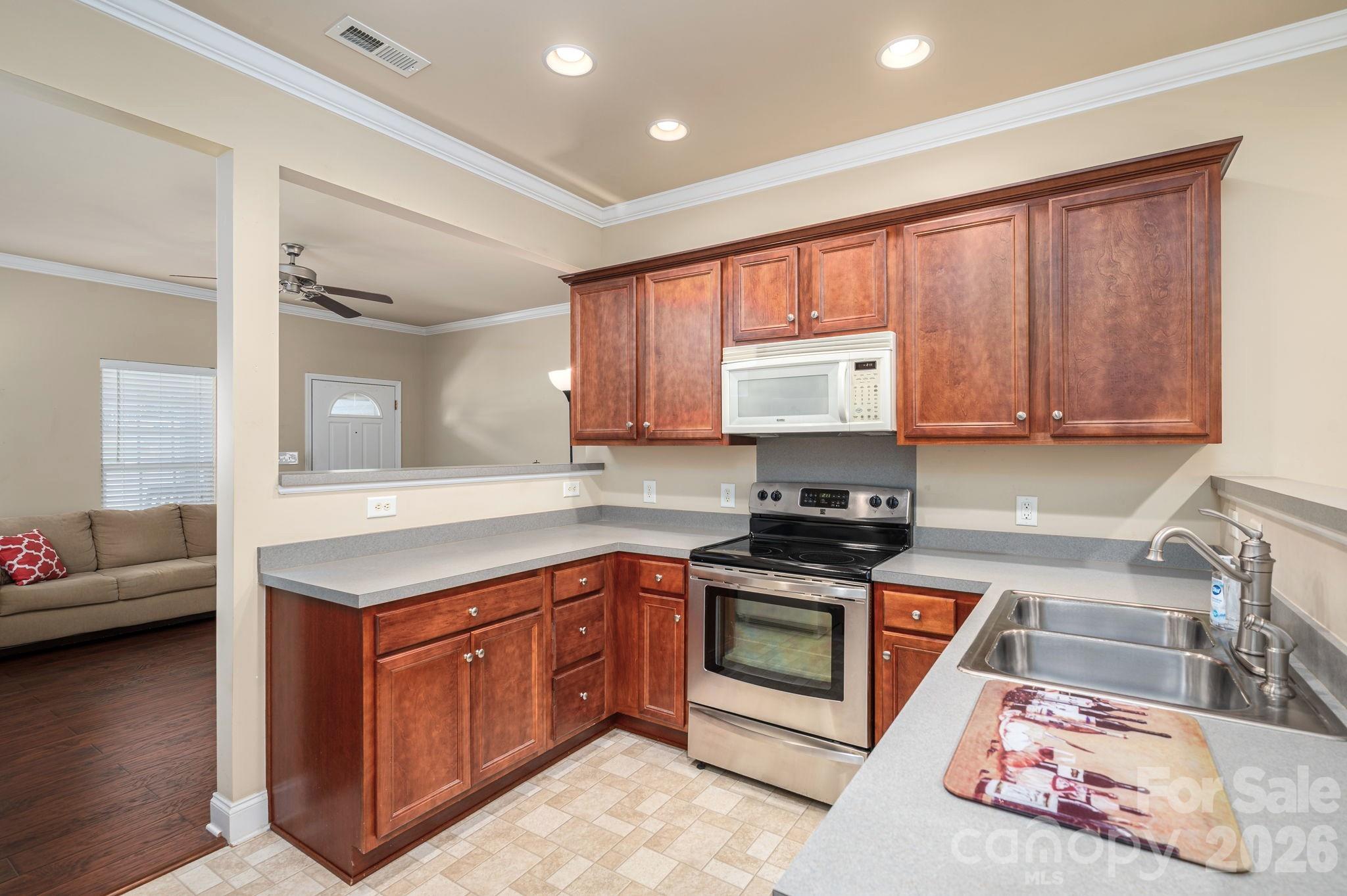 7212 Pinfeather Circle — Cramerton