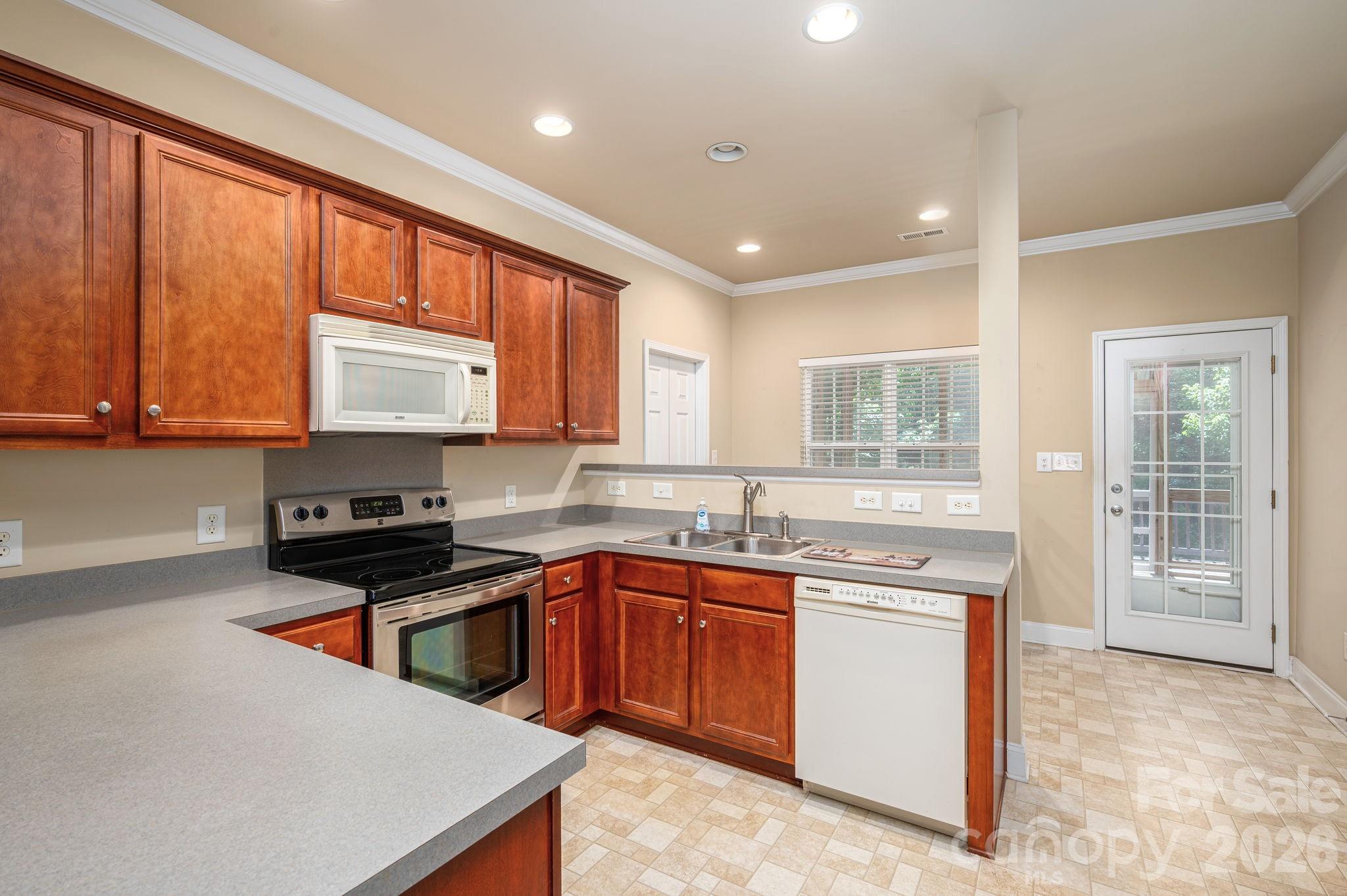 7212 Pinfeather Circle — Cramerton
