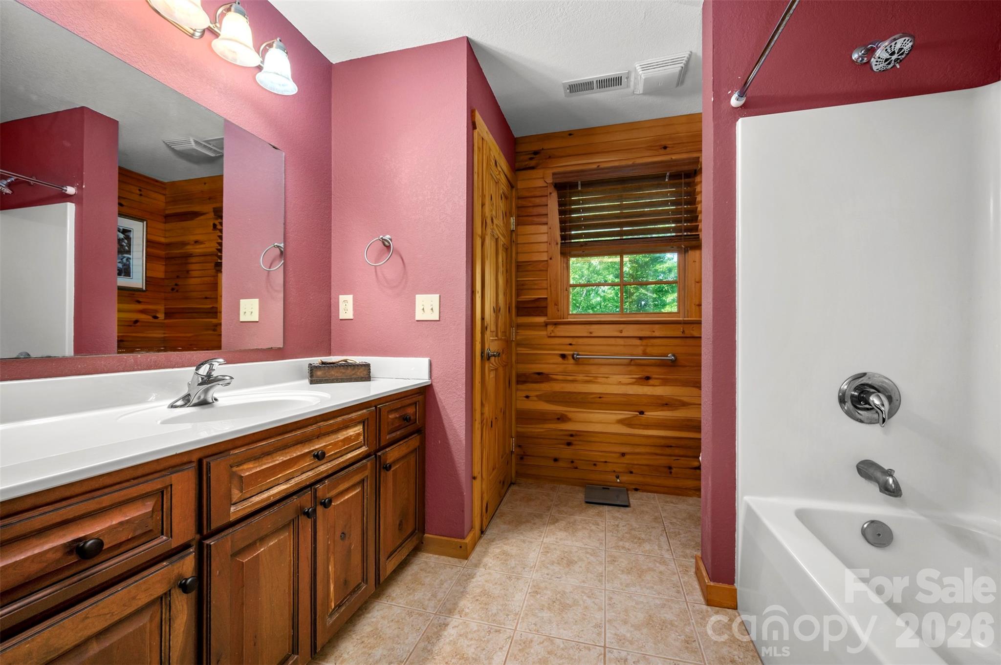 512 Indian Forest Drive — Bostic