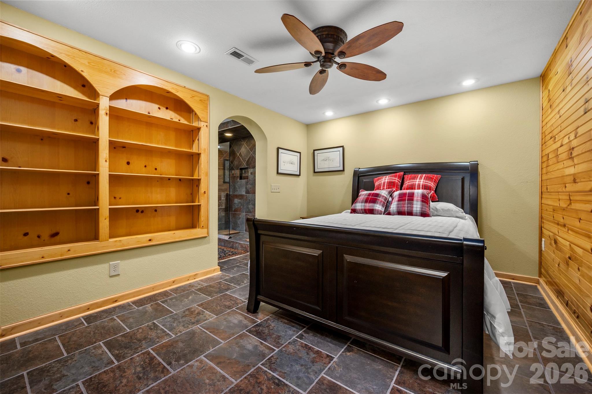 512 Indian Forest Drive — Bostic