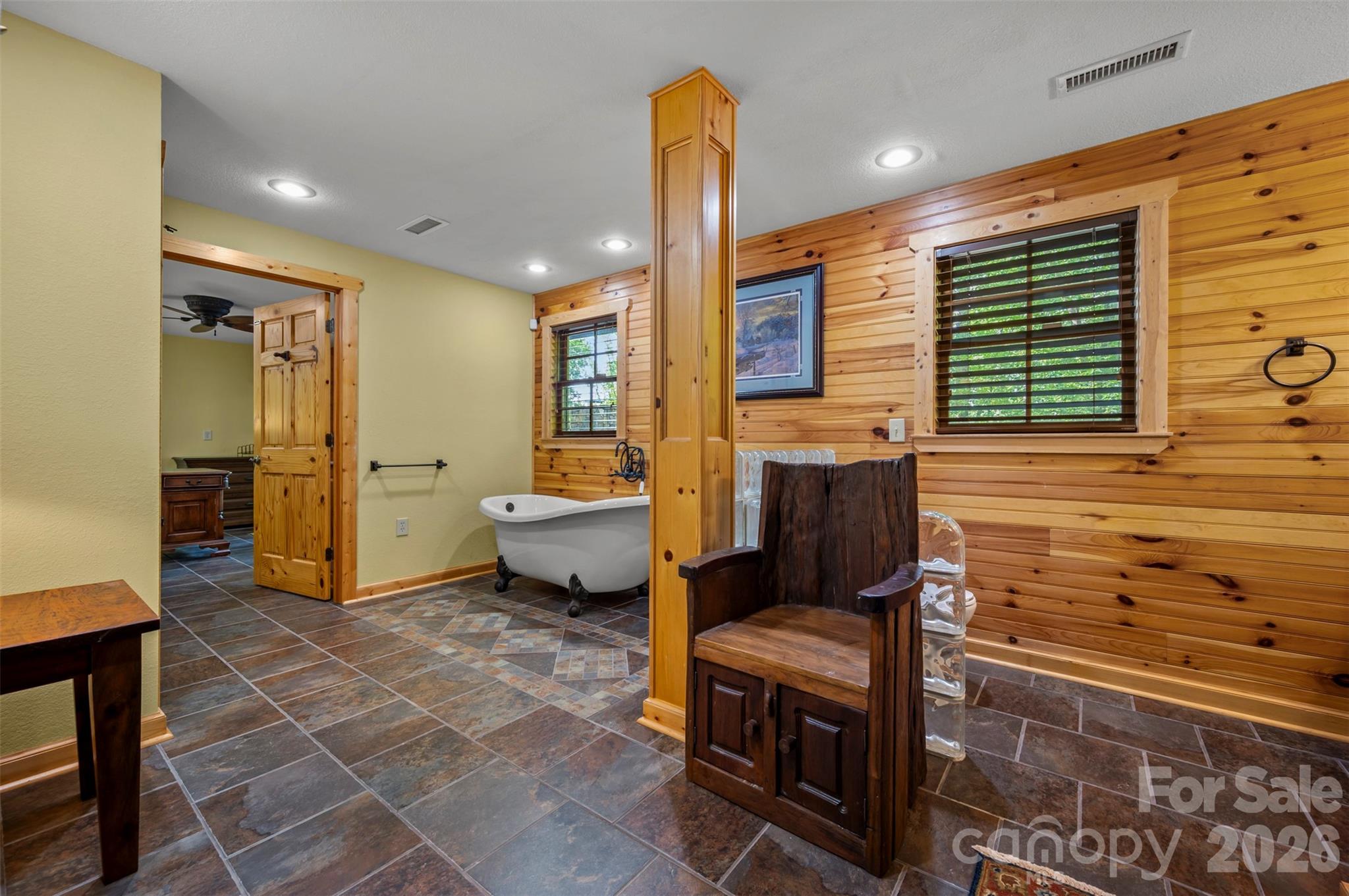 512 Indian Forest Drive — Bostic