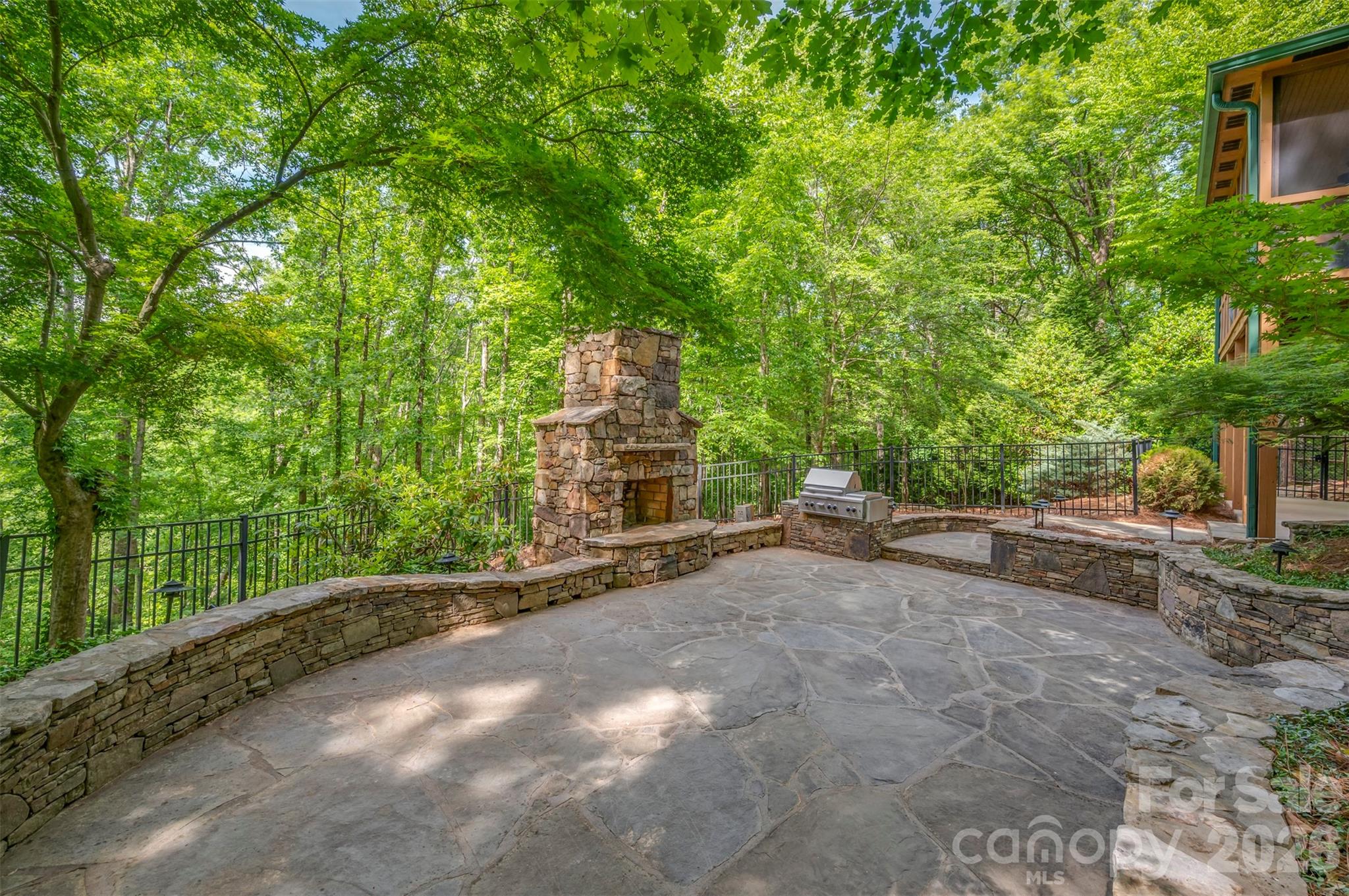 512 Indian Forest Drive — Bostic